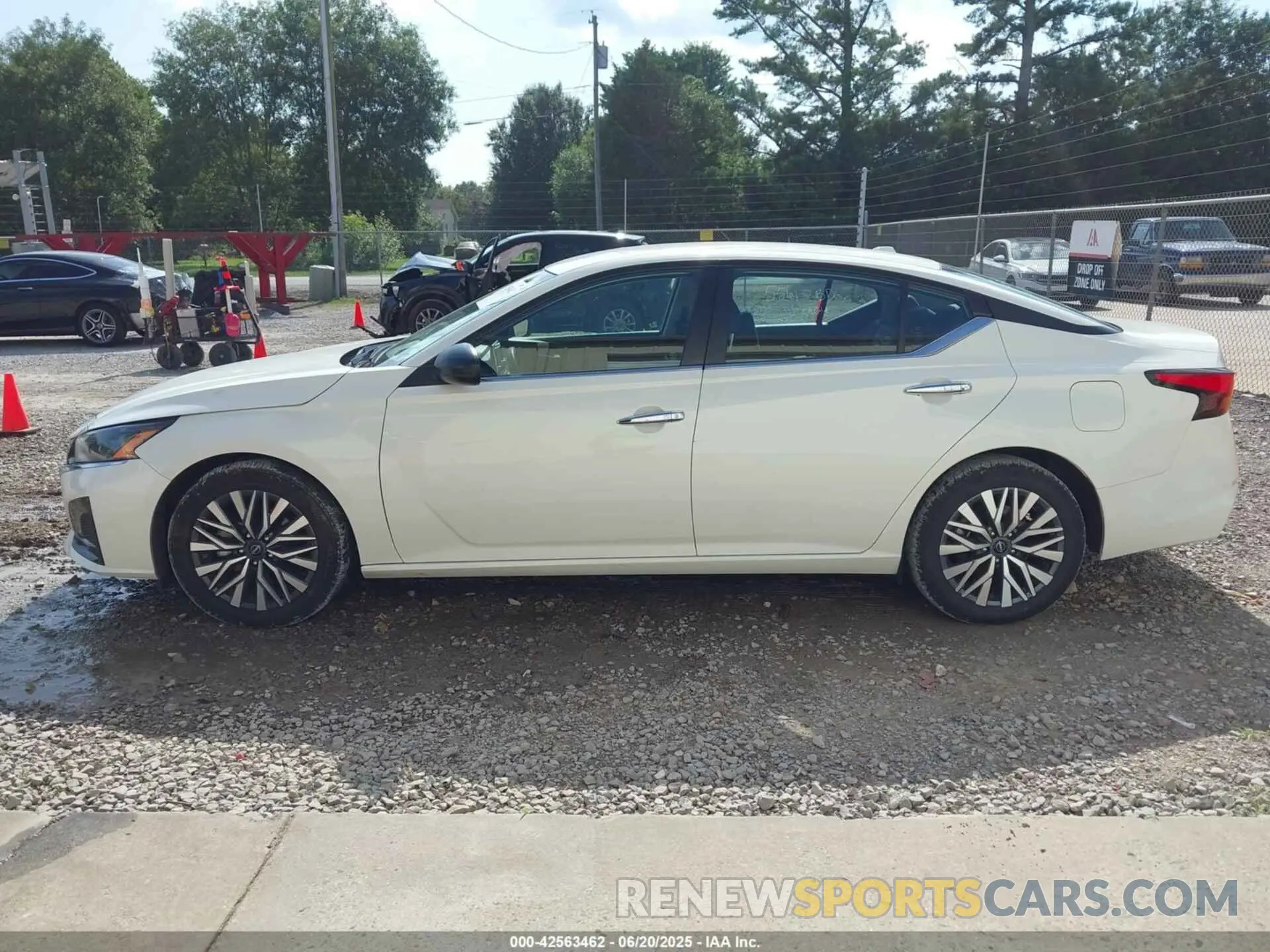 14 Photograph of a damaged car 1N4BL4DV2RN387119 NISSAN ALTIMA 2024