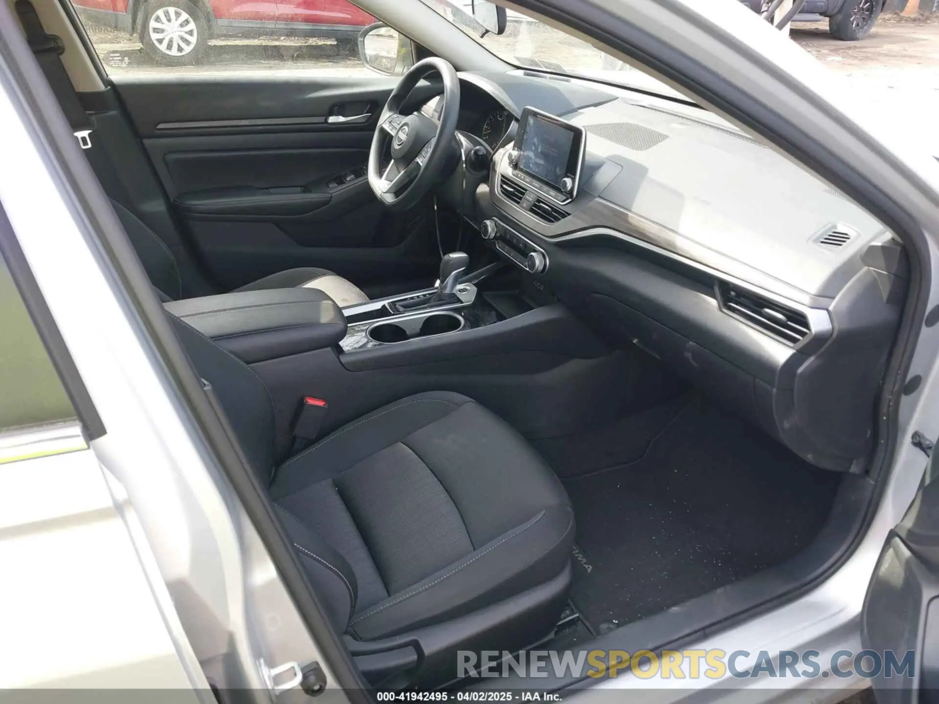 5 Photograph of a damaged car 1N4BL4DV2RN391199 NISSAN ALTIMA 2024
