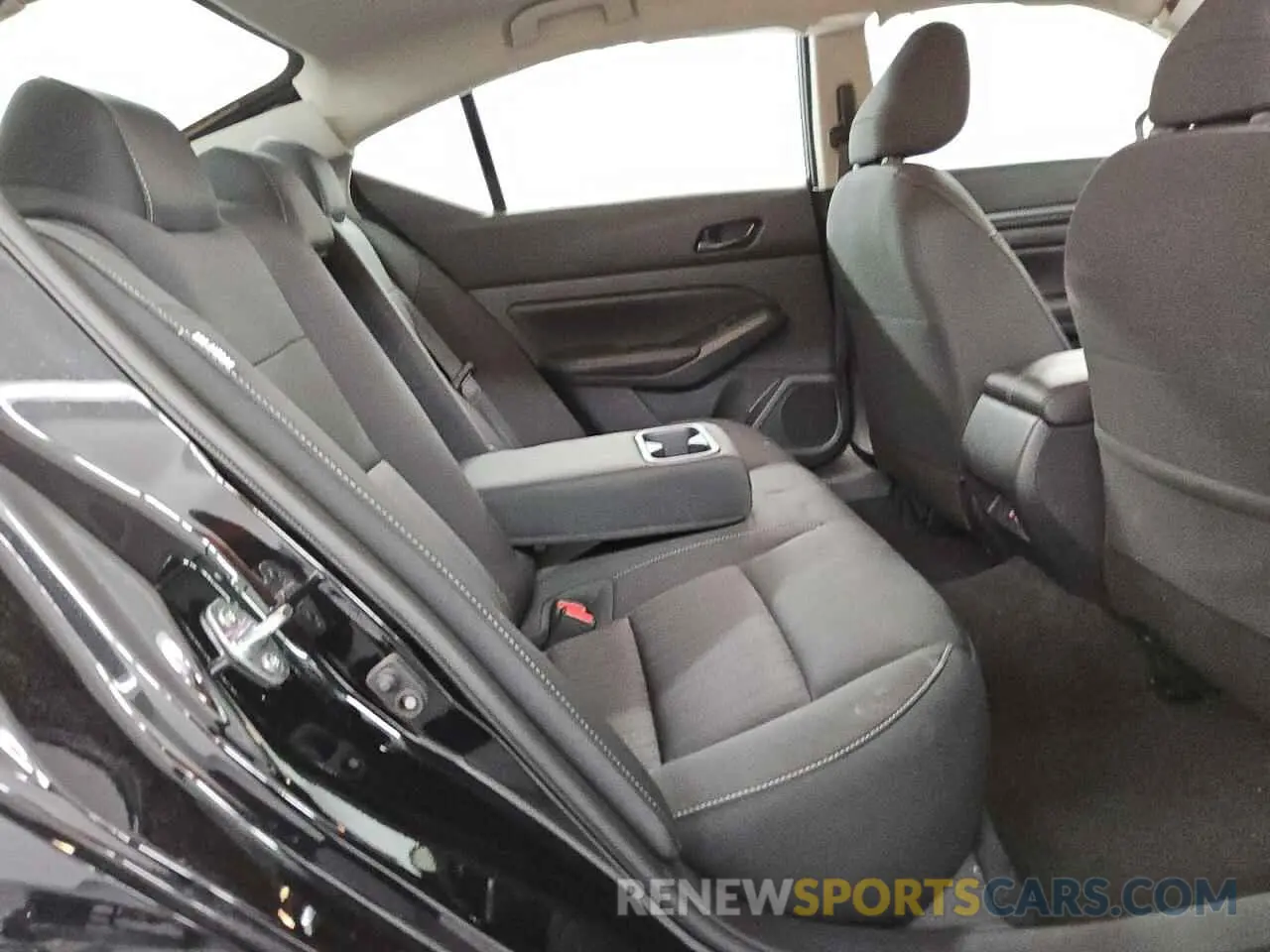 10 Photograph of a damaged car 1N4BL4DV2RN398301 NISSAN ALTIMA 2024