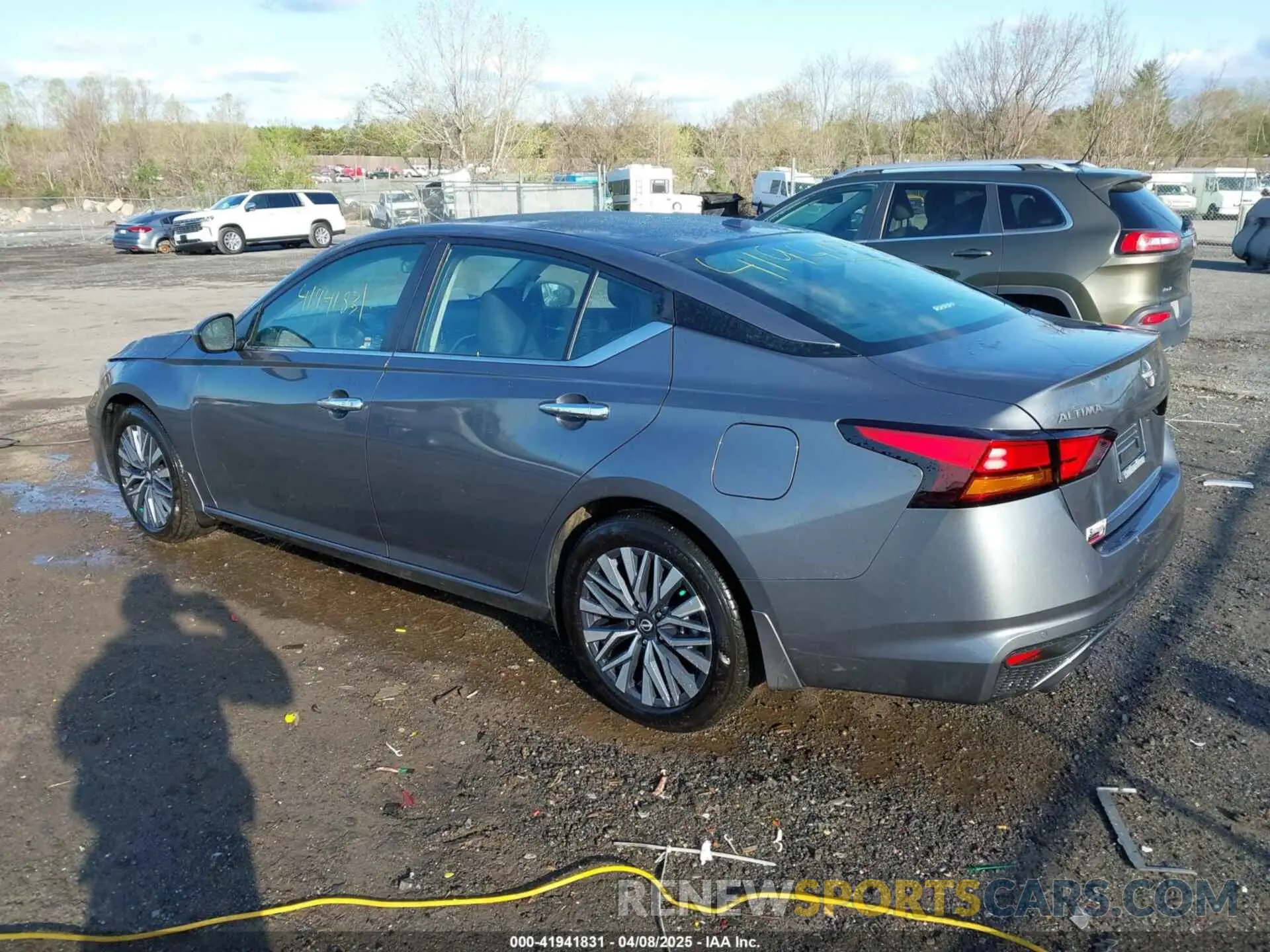 3 Photograph of a damaged car 1N4BL4DV2RN425268 NISSAN ALTIMA 2024