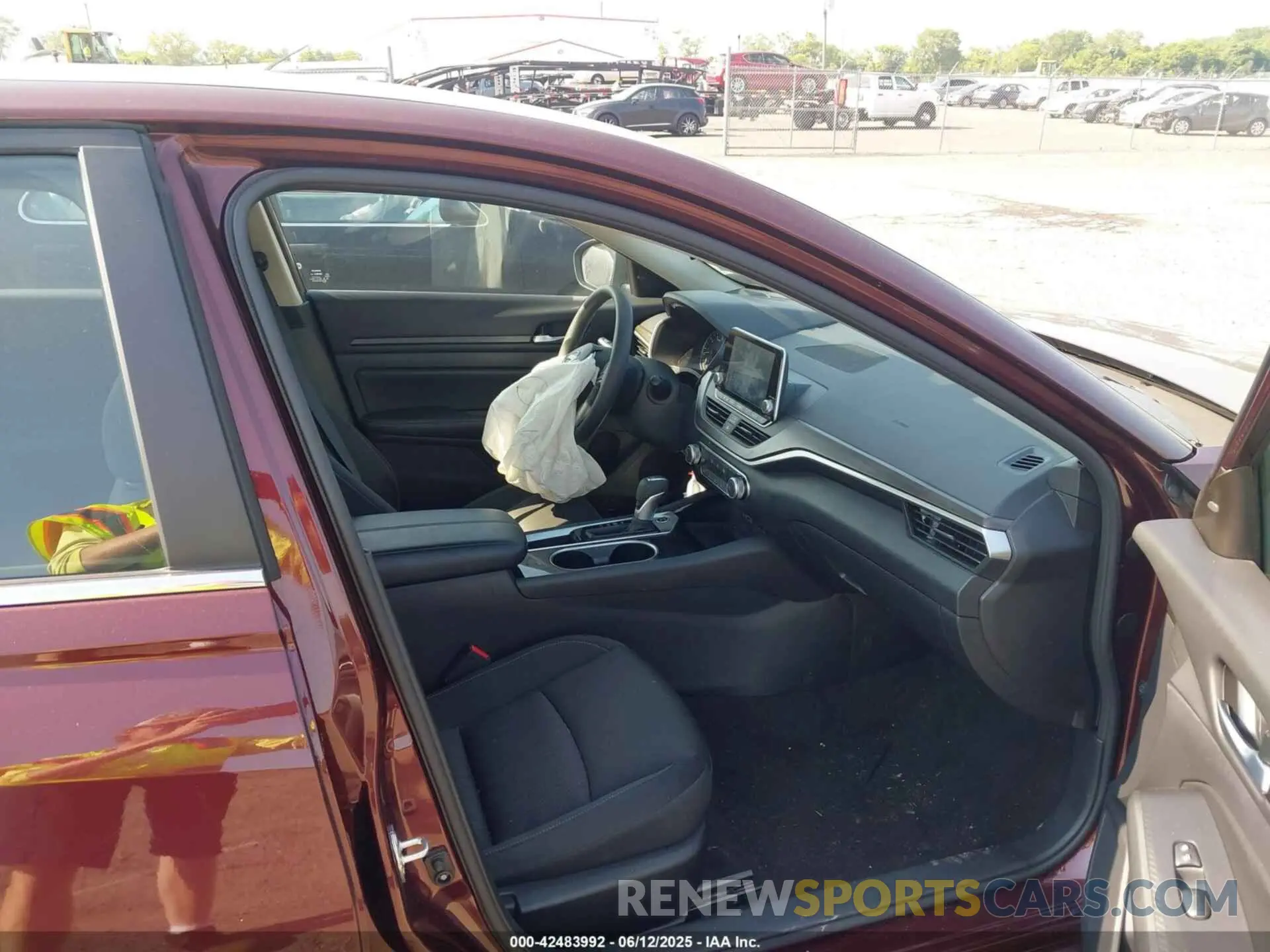 5 Photograph of a damaged car 1N4BL4DV2RN433709 NISSAN ALTIMA 2024