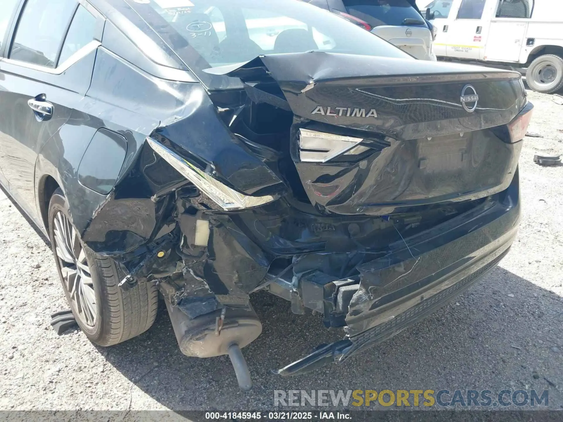 6 Photograph of a damaged car 1N4BL4DV3RN305351 NISSAN ALTIMA 2024