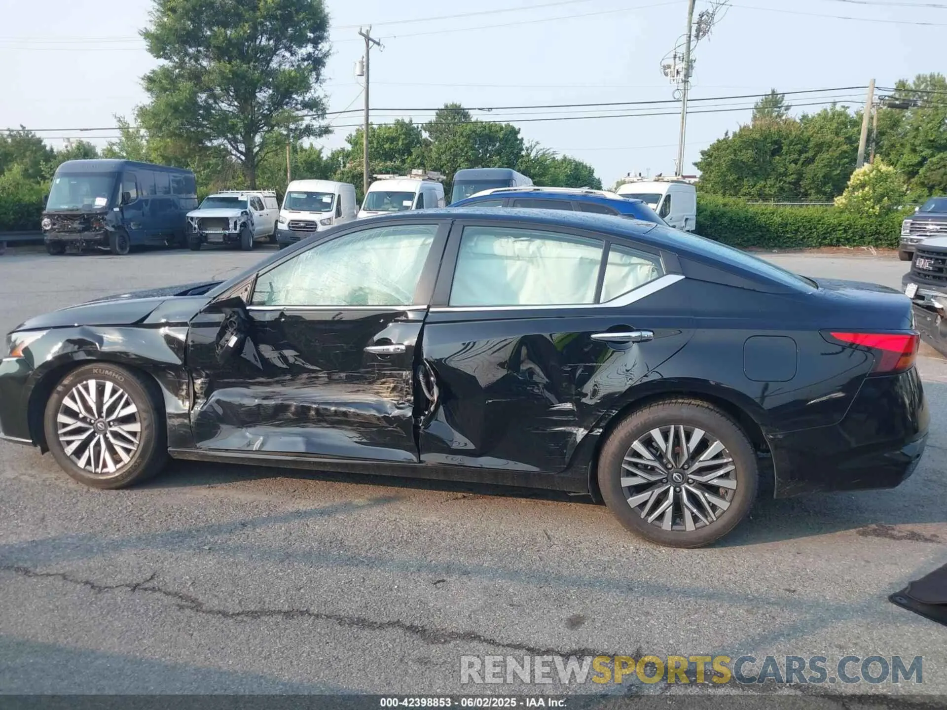 14 Photograph of a damaged car 1N4BL4DV3RN344702 NISSAN ALTIMA 2024