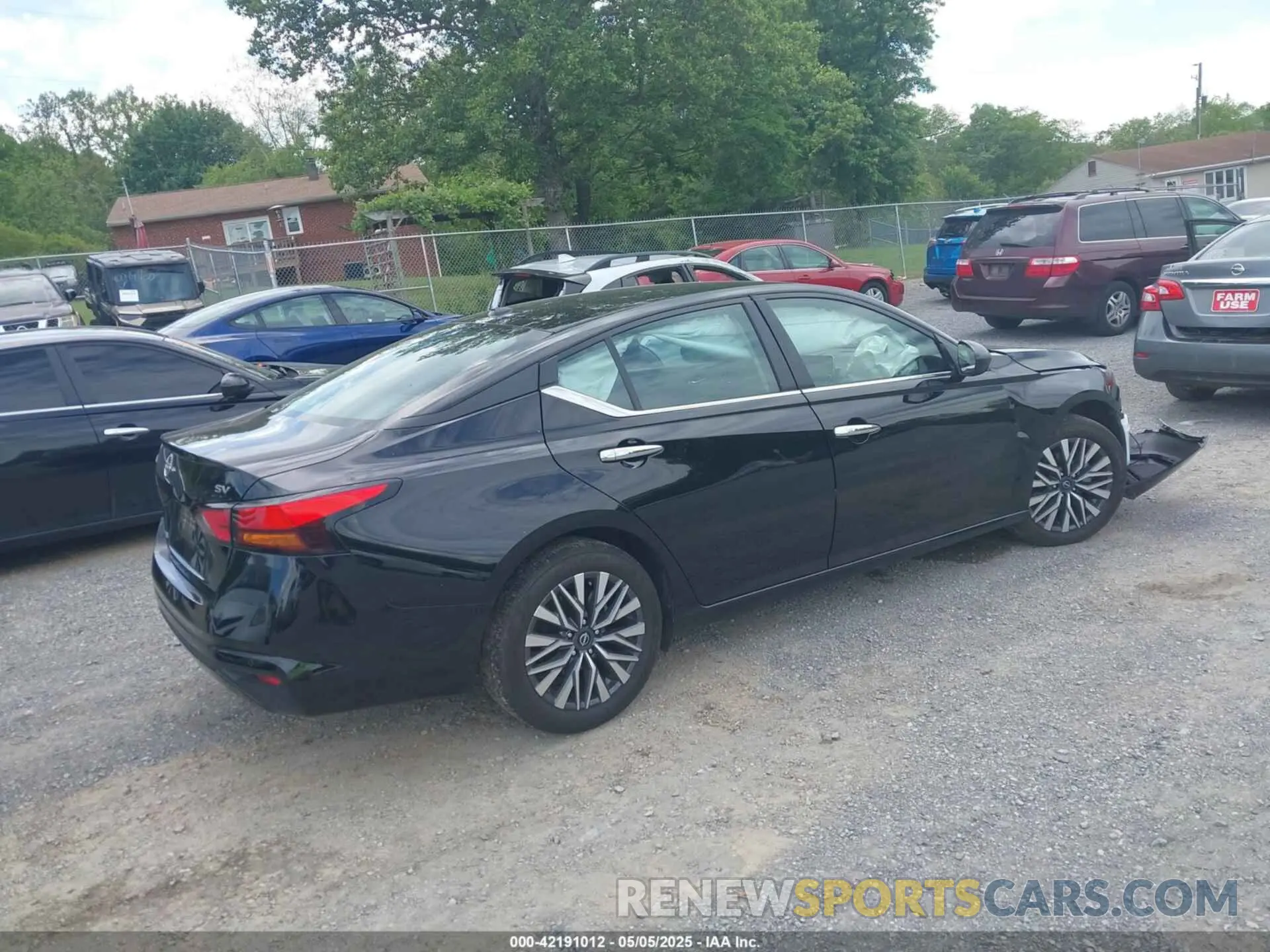 4 Photograph of a damaged car 1N4BL4DV3RN344795 NISSAN ALTIMA 2024