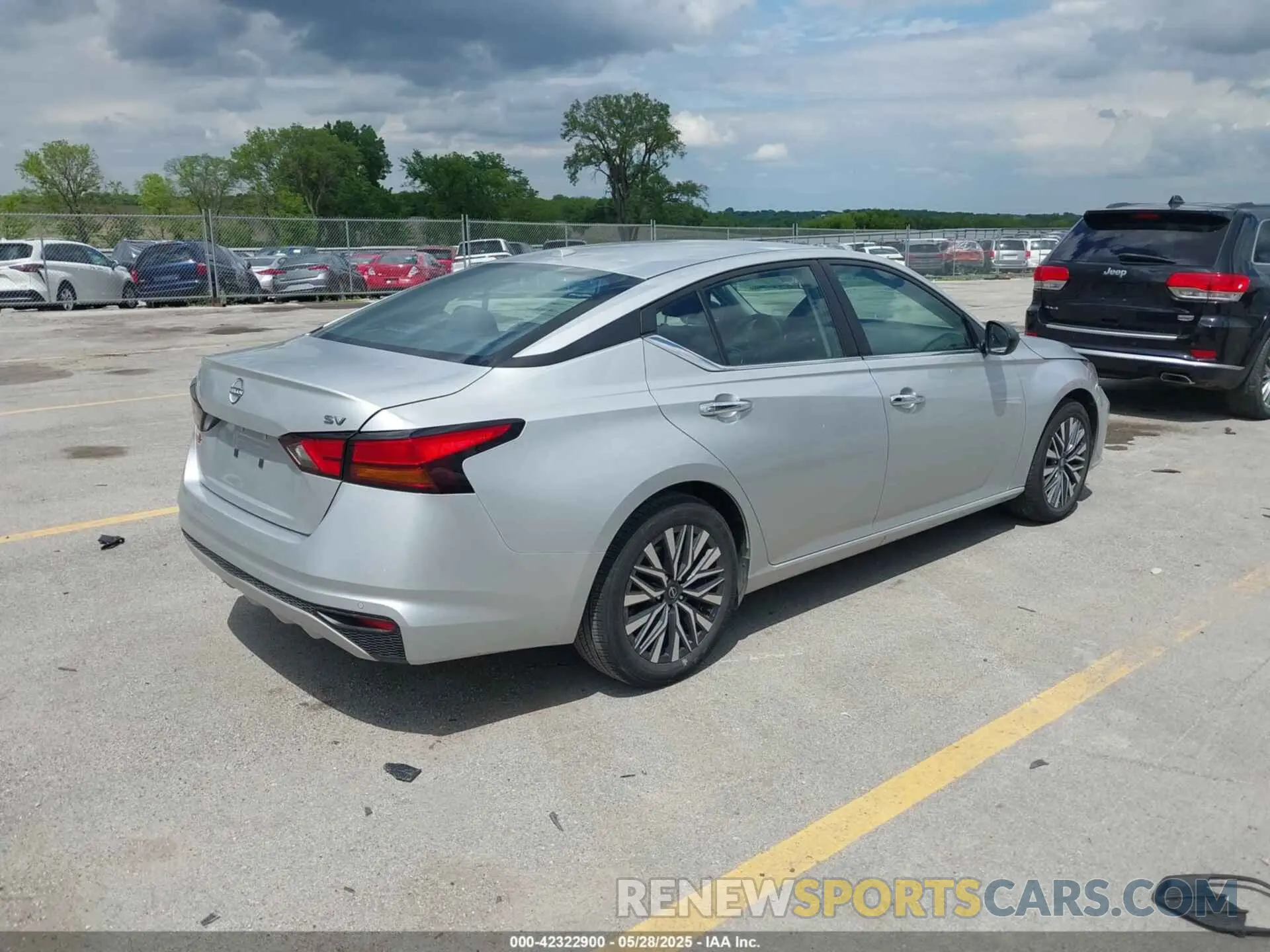 4 Photograph of a damaged car 1N4BL4DV3RN360317 NISSAN ALTIMA 2024