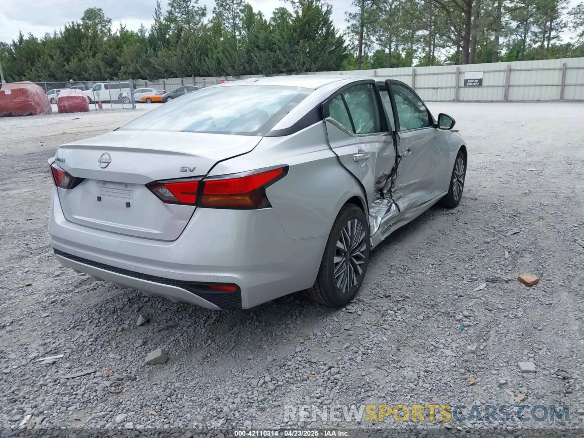 4 Photograph of a damaged car 1N4BL4DV3RN361709 NISSAN ALTIMA 2024