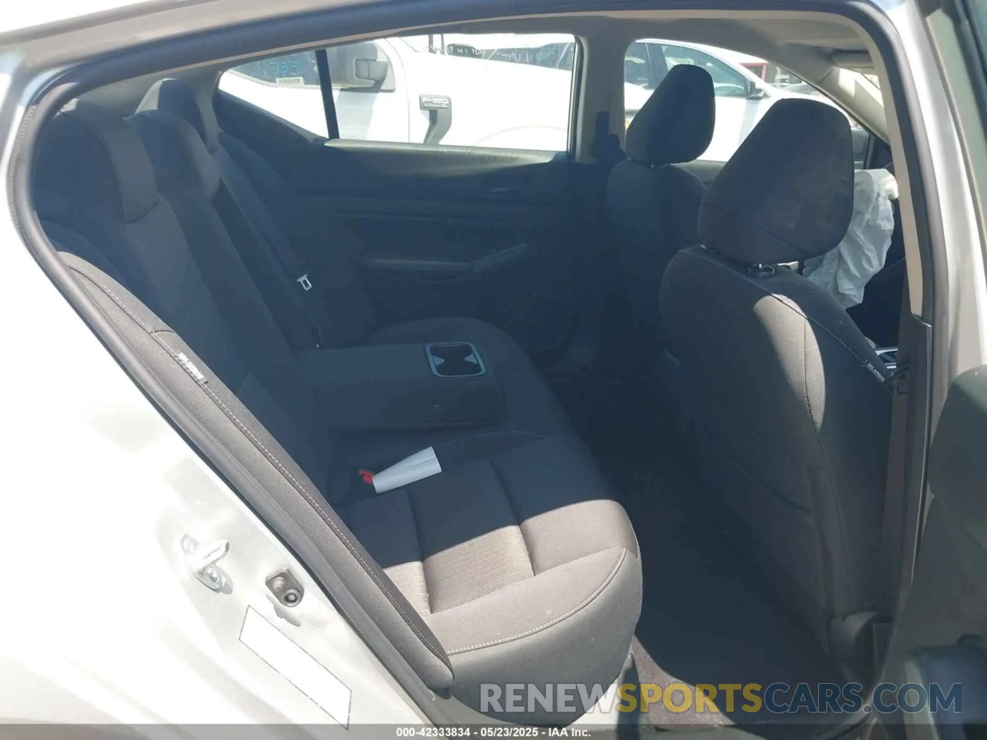 8 Photograph of a damaged car 1N4BL4DV3RN388862 NISSAN ALTIMA 2024