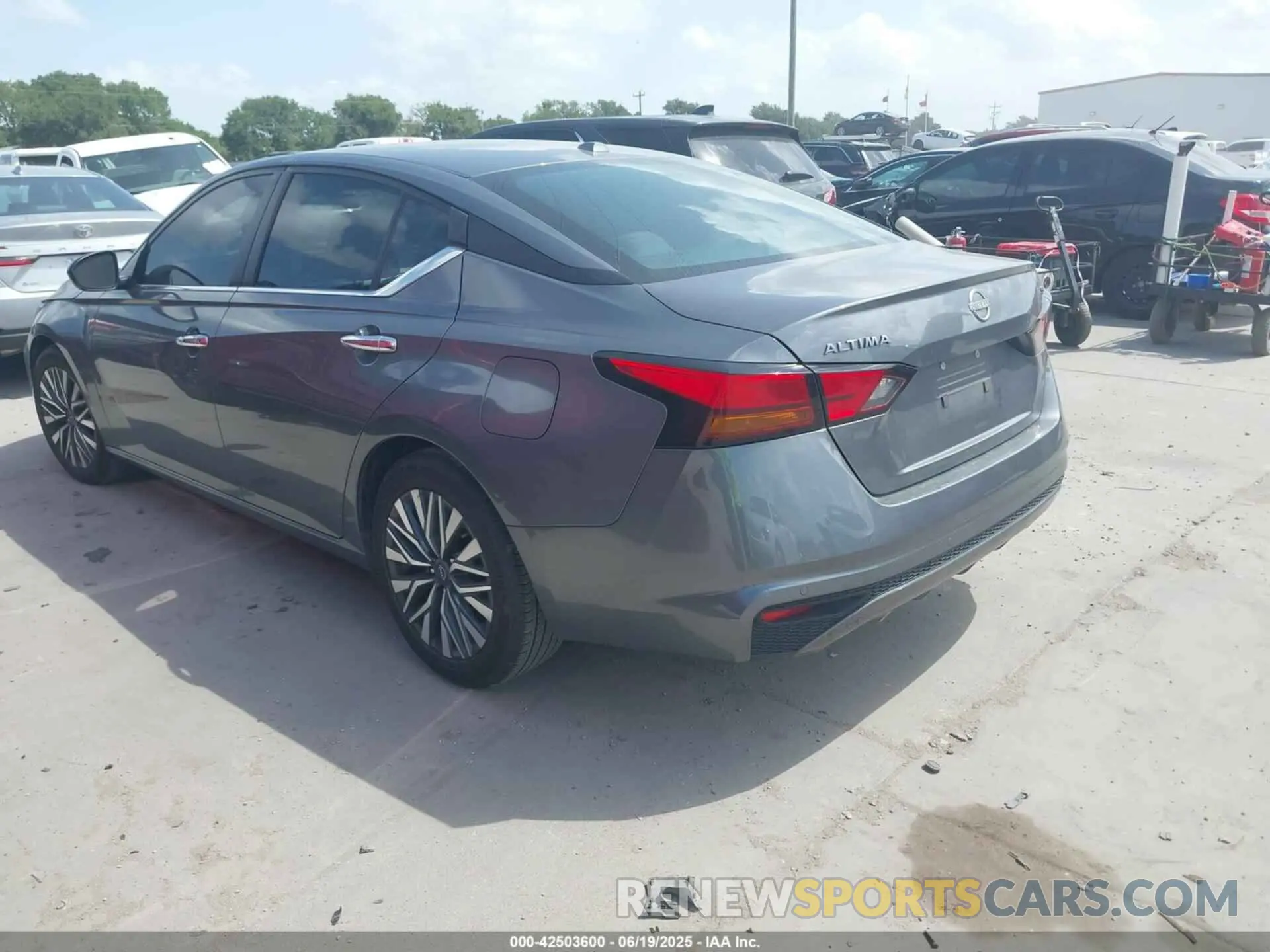 3 Photograph of a damaged car 1N4BL4DV4RN322031 NISSAN ALTIMA 2024