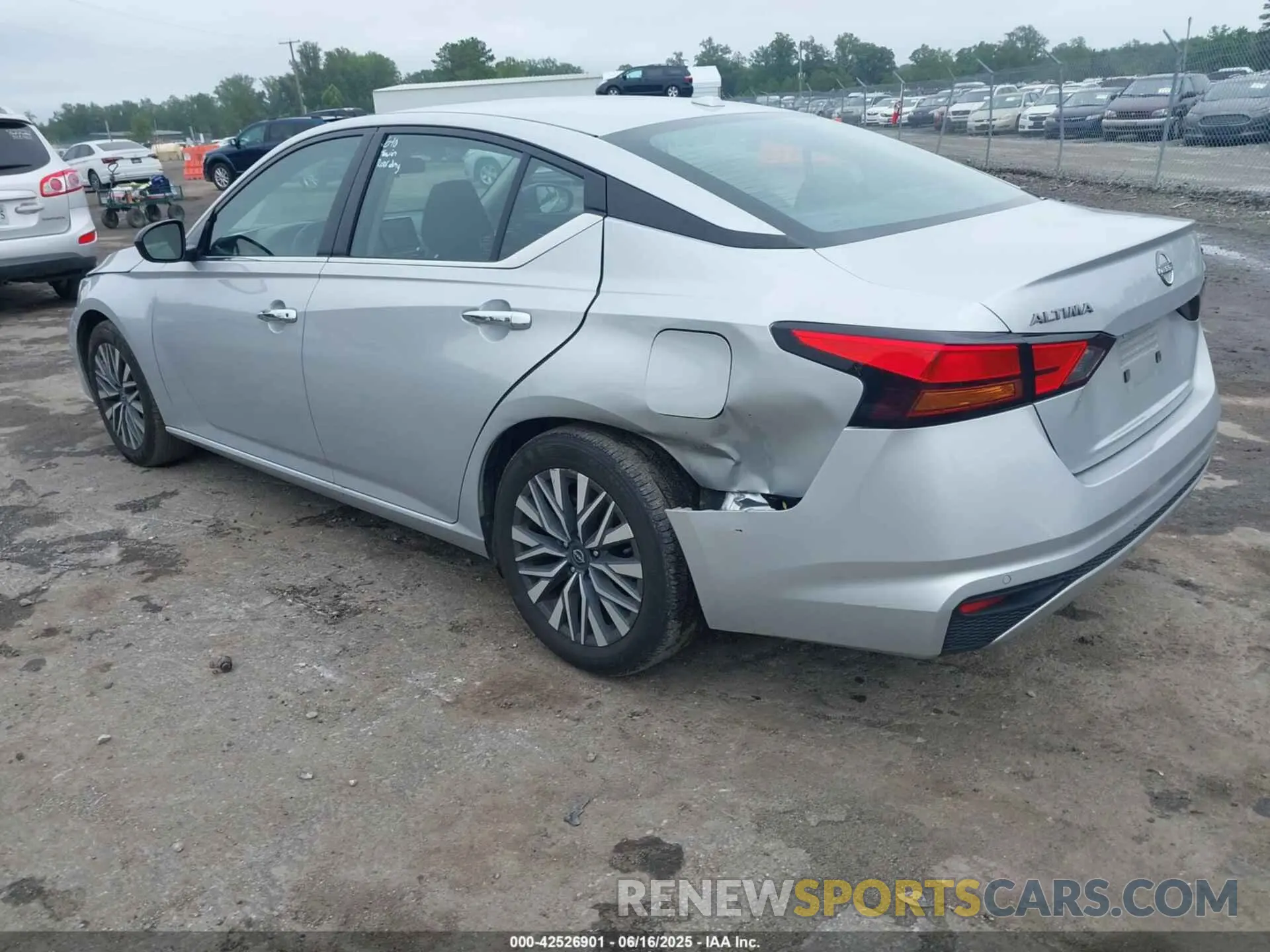 3 Photograph of a damaged car 1N4BL4DV4RN338570 NISSAN ALTIMA 2024