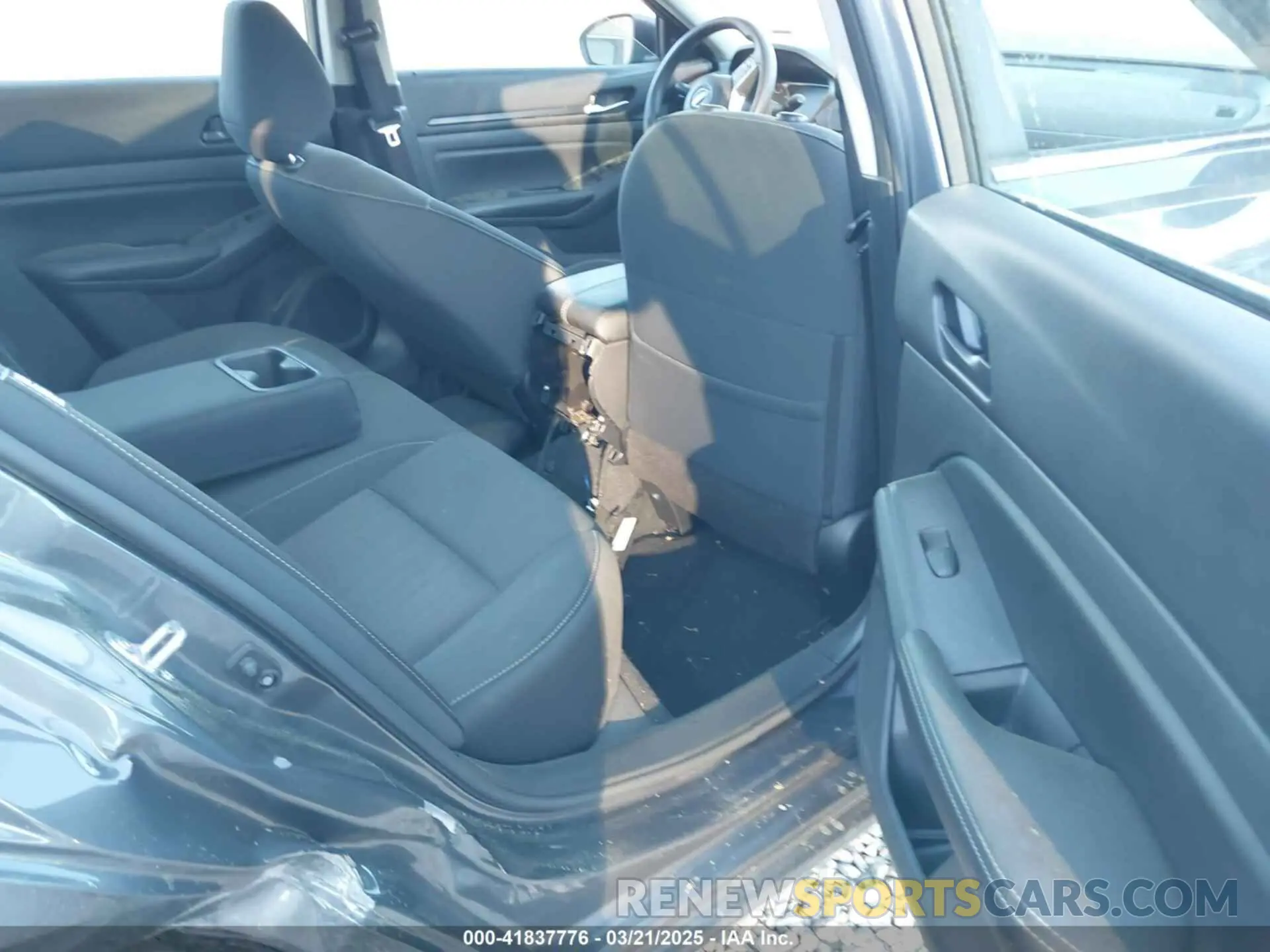 8 Photograph of a damaged car 1N4BL4DV4RN356549 NISSAN ALTIMA 2024