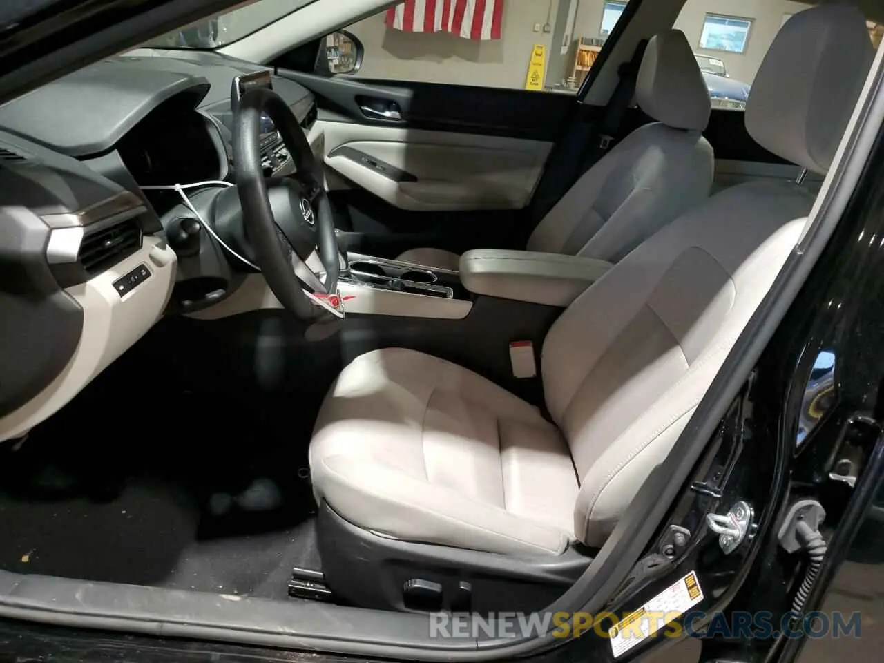 7 Photograph of a damaged car 1N4BL4DV4RN358463 NISSAN ALTIMA 2024