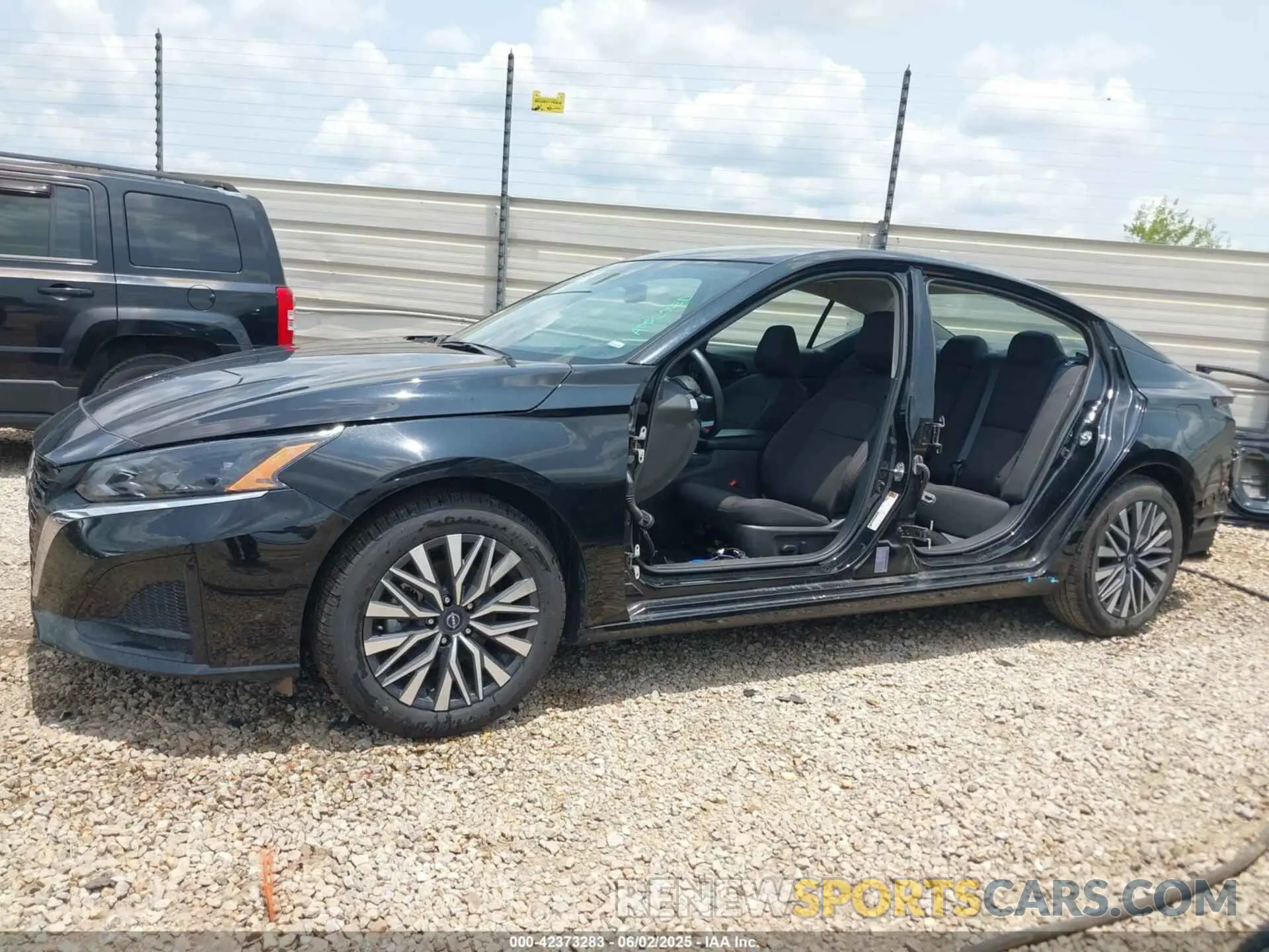 15 Photograph of a damaged car 1N4BL4DV4RN376557 NISSAN ALTIMA 2024