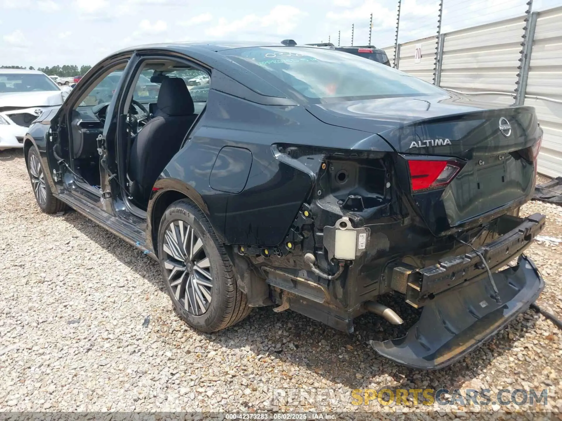 3 Photograph of a damaged car 1N4BL4DV4RN376557 NISSAN ALTIMA 2024