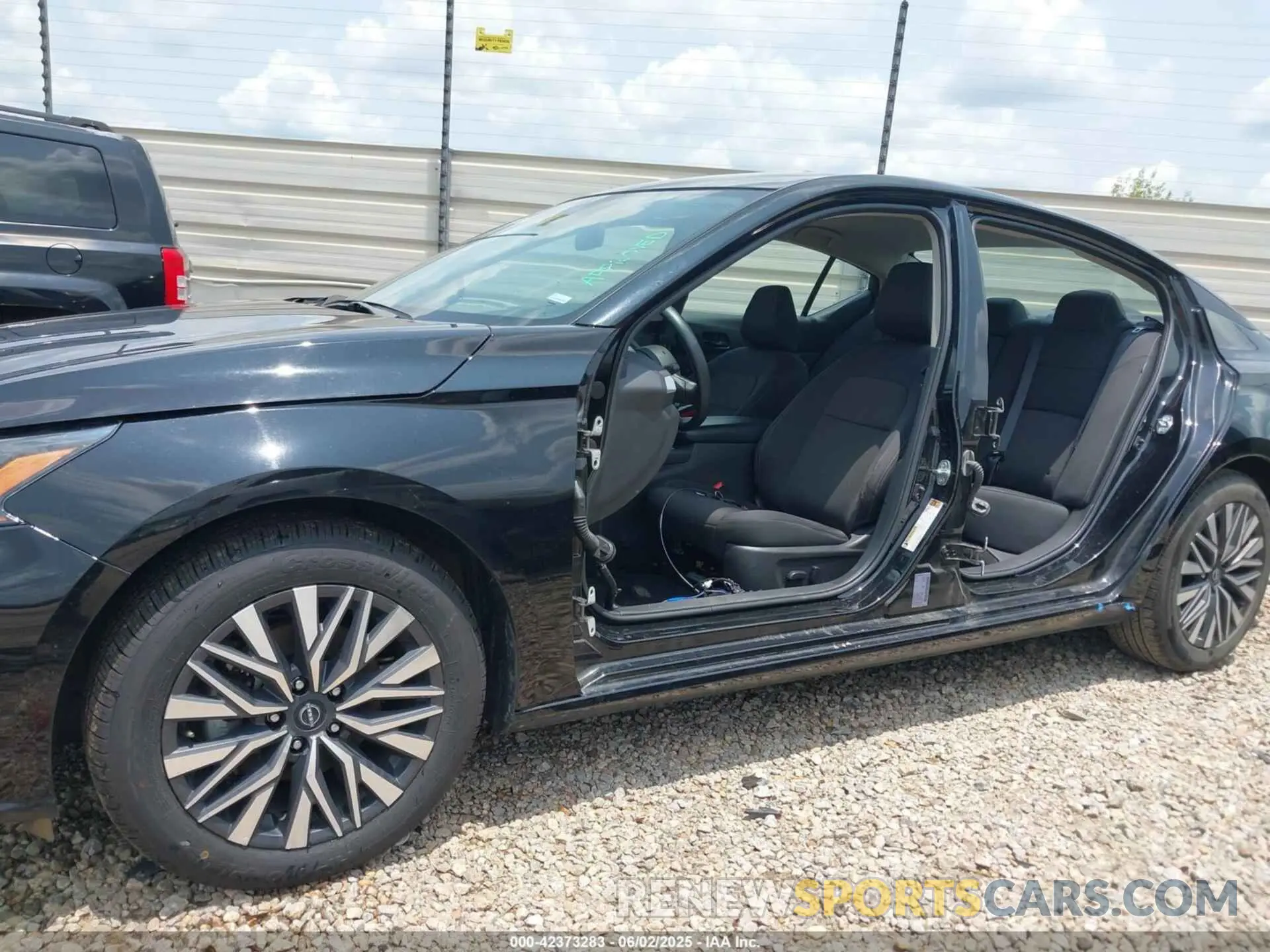 6 Photograph of a damaged car 1N4BL4DV4RN376557 NISSAN ALTIMA 2024
