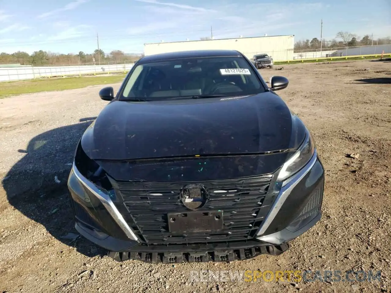 5 Photograph of a damaged car 1N4BL4DV4RN380737 NISSAN ALTIMA 2024