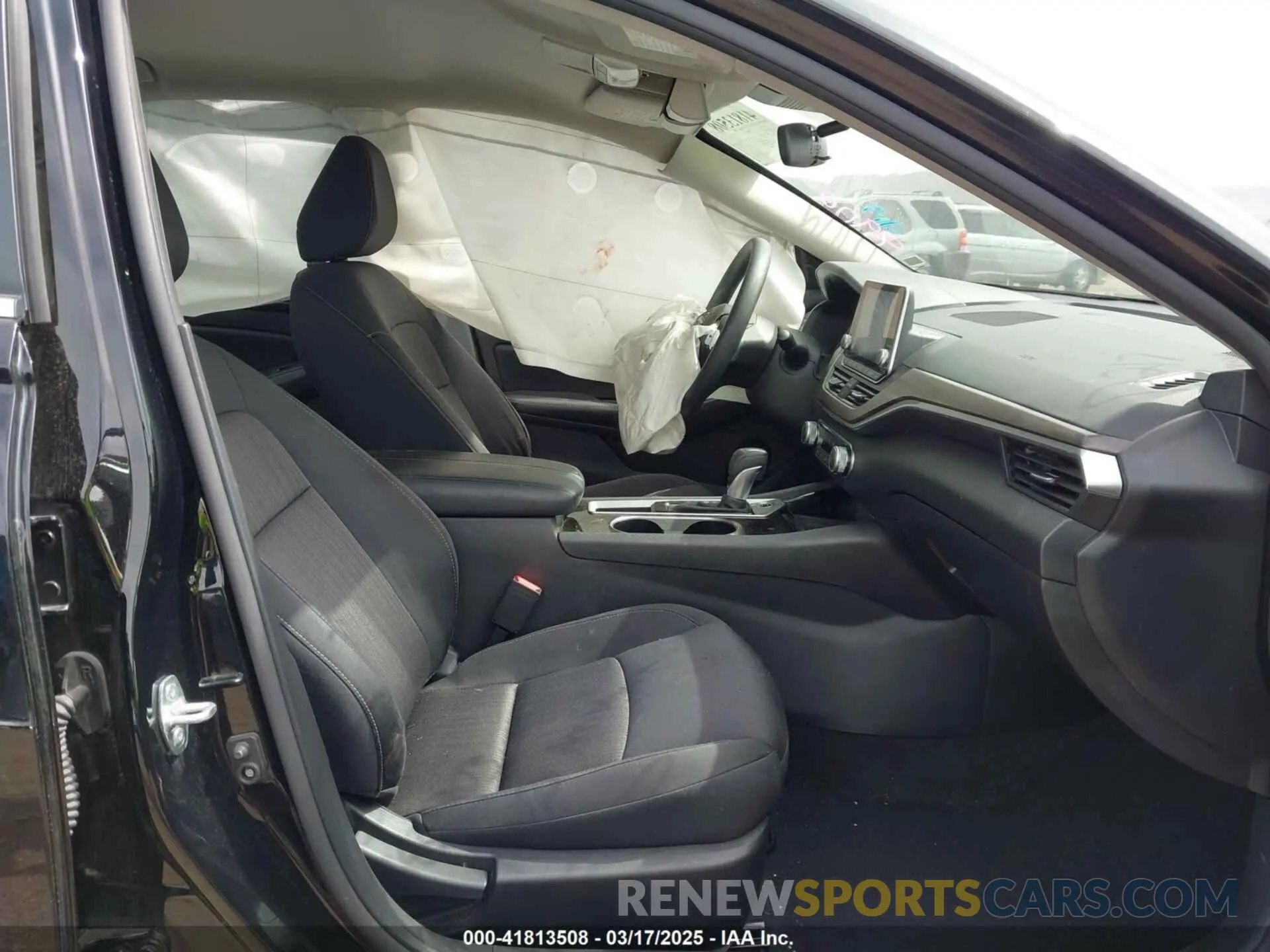 5 Photograph of a damaged car 1N4BL4DV4RN383203 NISSAN ALTIMA 2024