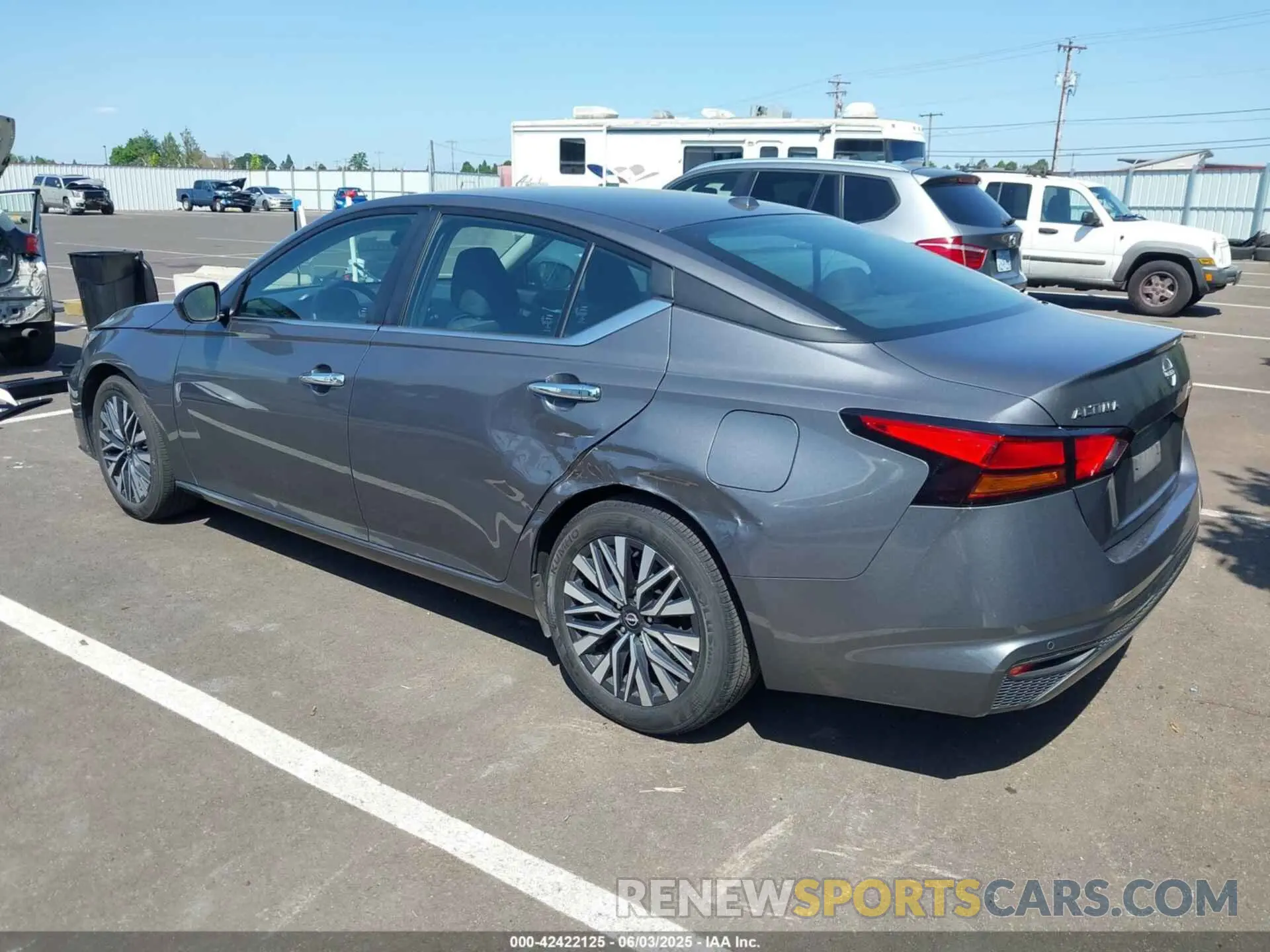 3 Photograph of a damaged car 1N4BL4DV4RN385646 NISSAN ALTIMA 2024