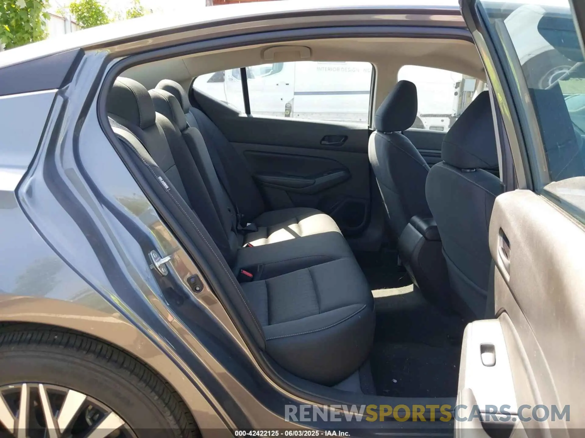 8 Photograph of a damaged car 1N4BL4DV4RN385646 NISSAN ALTIMA 2024