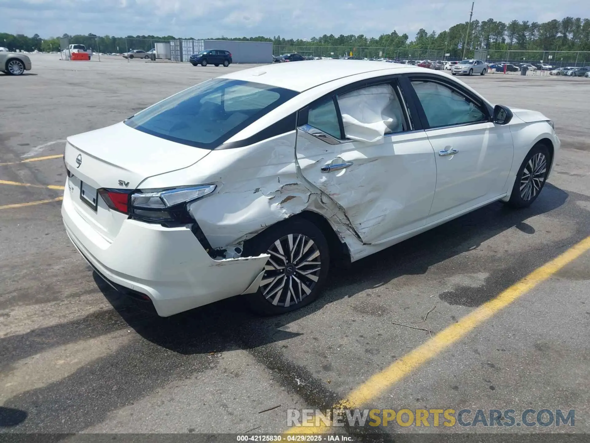 4 Photograph of a damaged car 1N4BL4DV4RN405944 NISSAN ALTIMA 2024