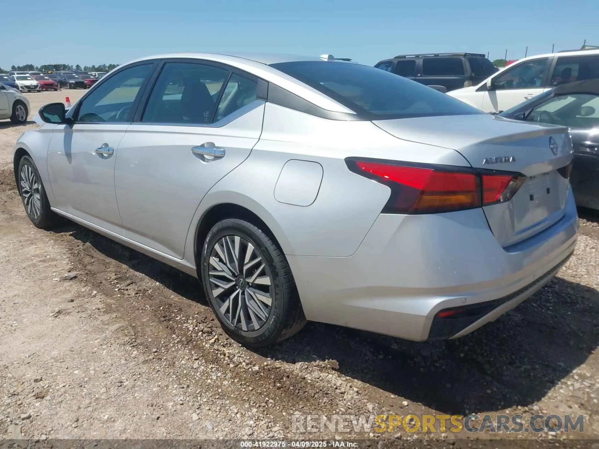 3 Photograph of a damaged car 1N4BL4DV5RN324127 NISSAN ALTIMA 2024