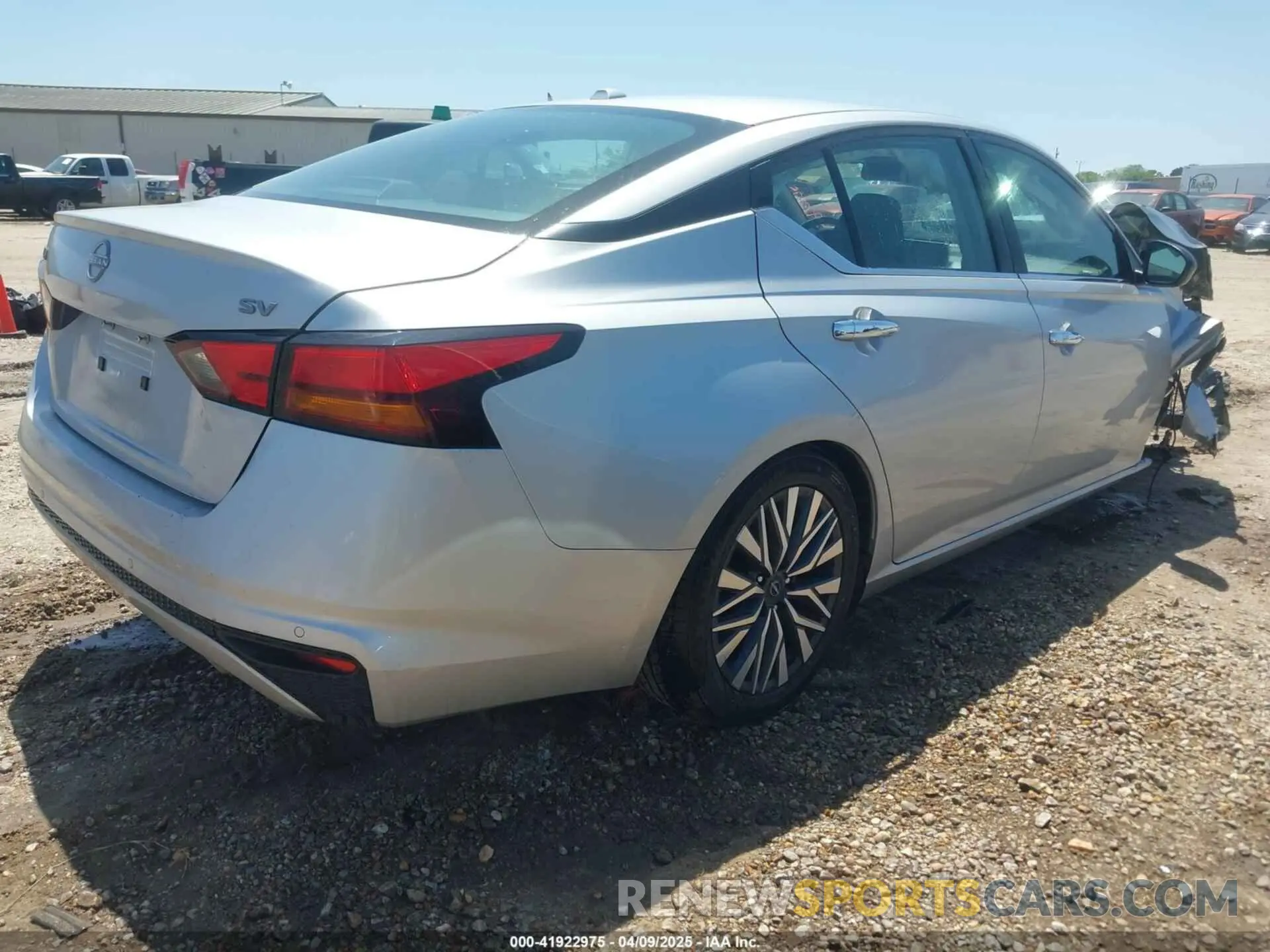 4 Photograph of a damaged car 1N4BL4DV5RN324127 NISSAN ALTIMA 2024