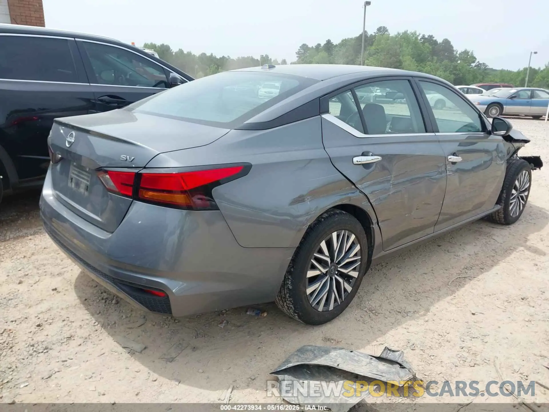 4 Photograph of a damaged car 1N4BL4DV5RN336438 NISSAN ALTIMA 2024
