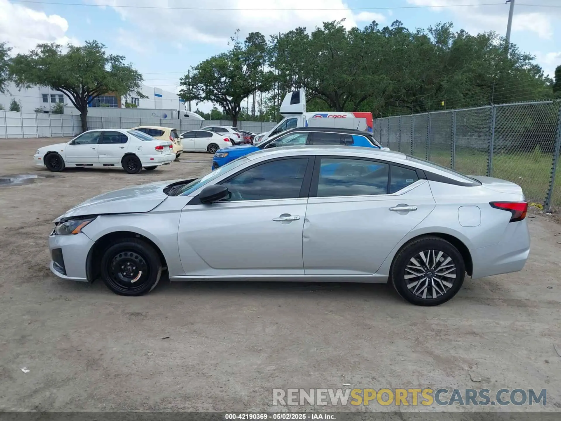 14 Photograph of a damaged car 1N4BL4DV5RN375319 NISSAN ALTIMA 2024