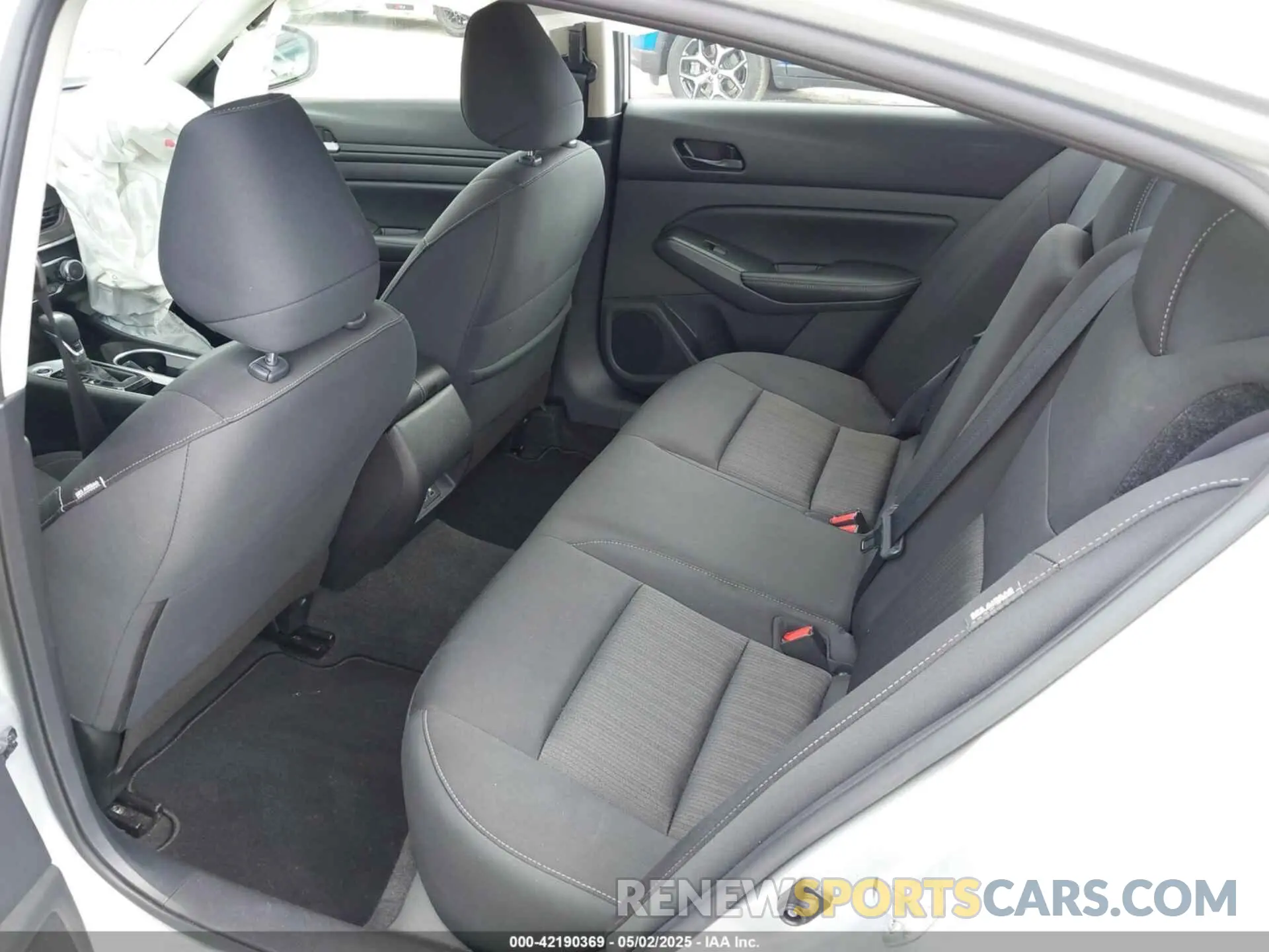 8 Photograph of a damaged car 1N4BL4DV5RN375319 NISSAN ALTIMA 2024
