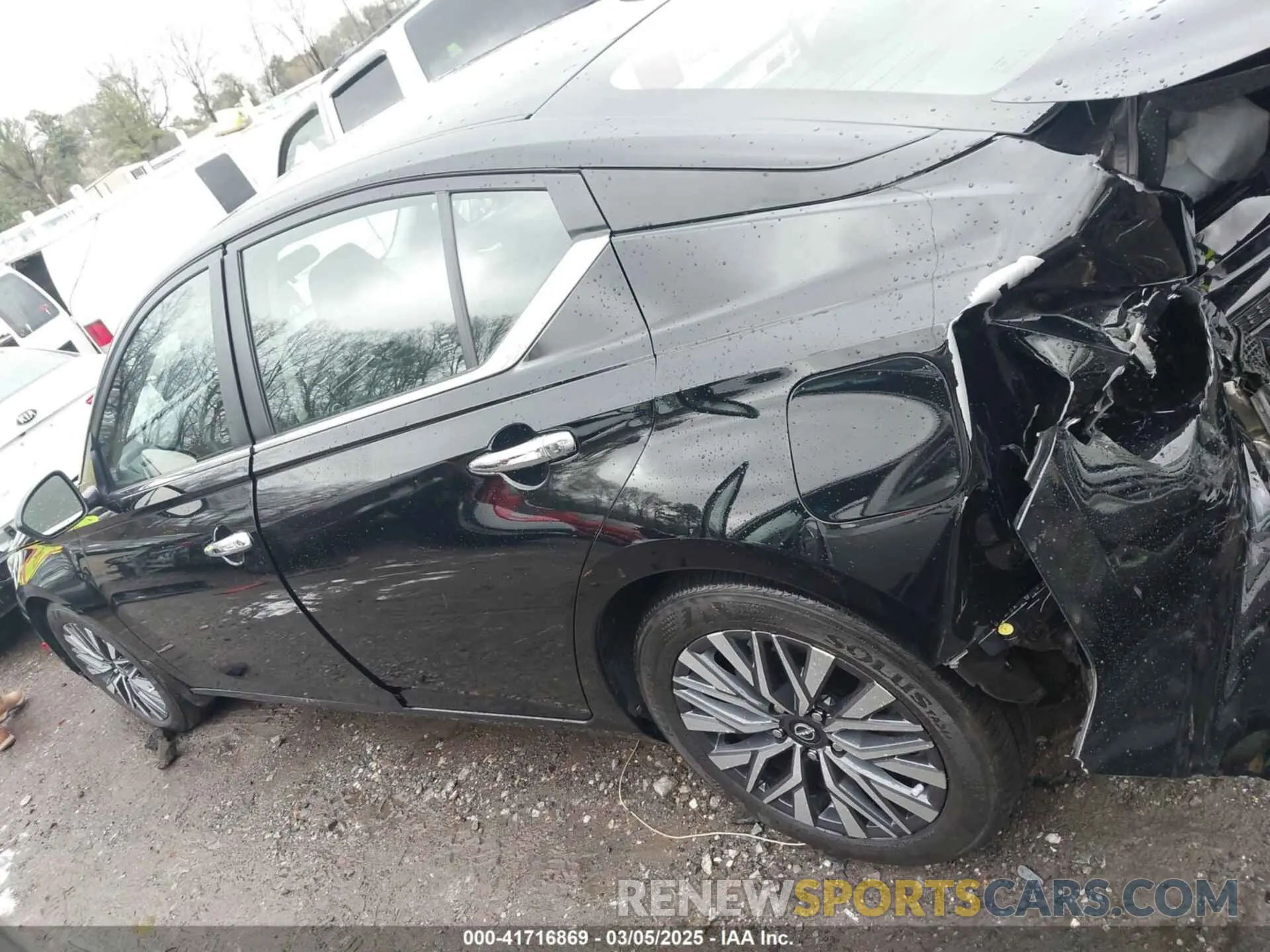 14 Photograph of a damaged car 1N4BL4DV5RN380651 NISSAN ALTIMA 2024