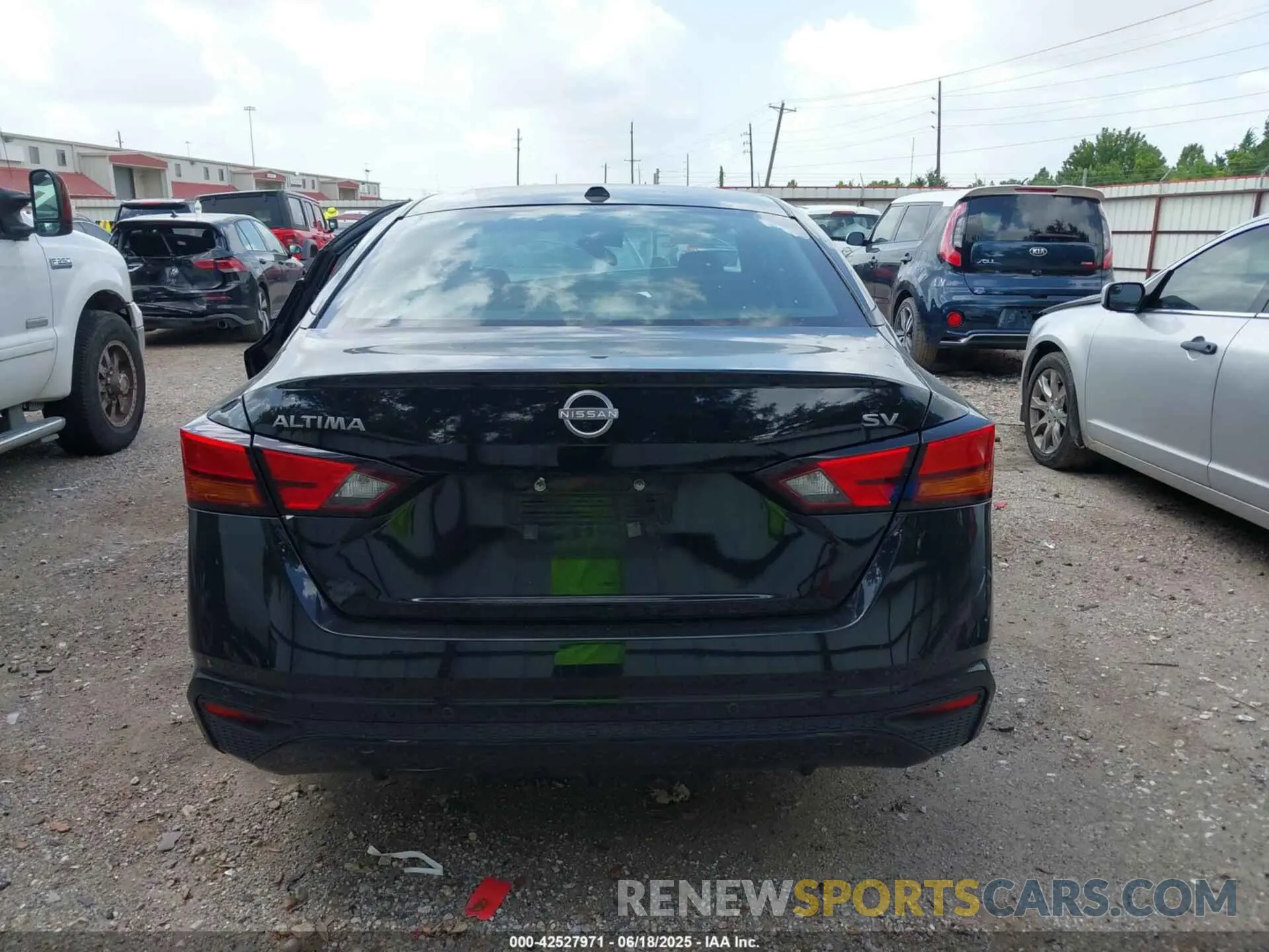 17 Photograph of a damaged car 1N4BL4DV5RN383369 NISSAN ALTIMA 2024