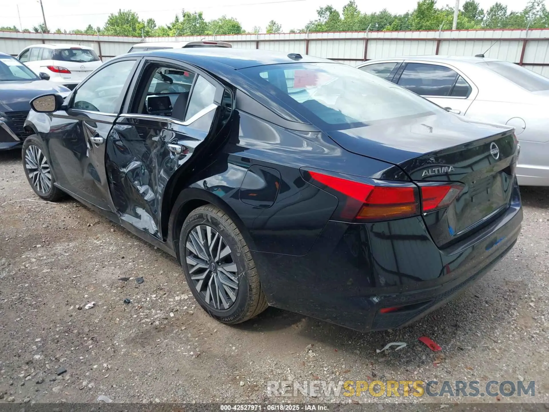 3 Photograph of a damaged car 1N4BL4DV5RN383369 NISSAN ALTIMA 2024