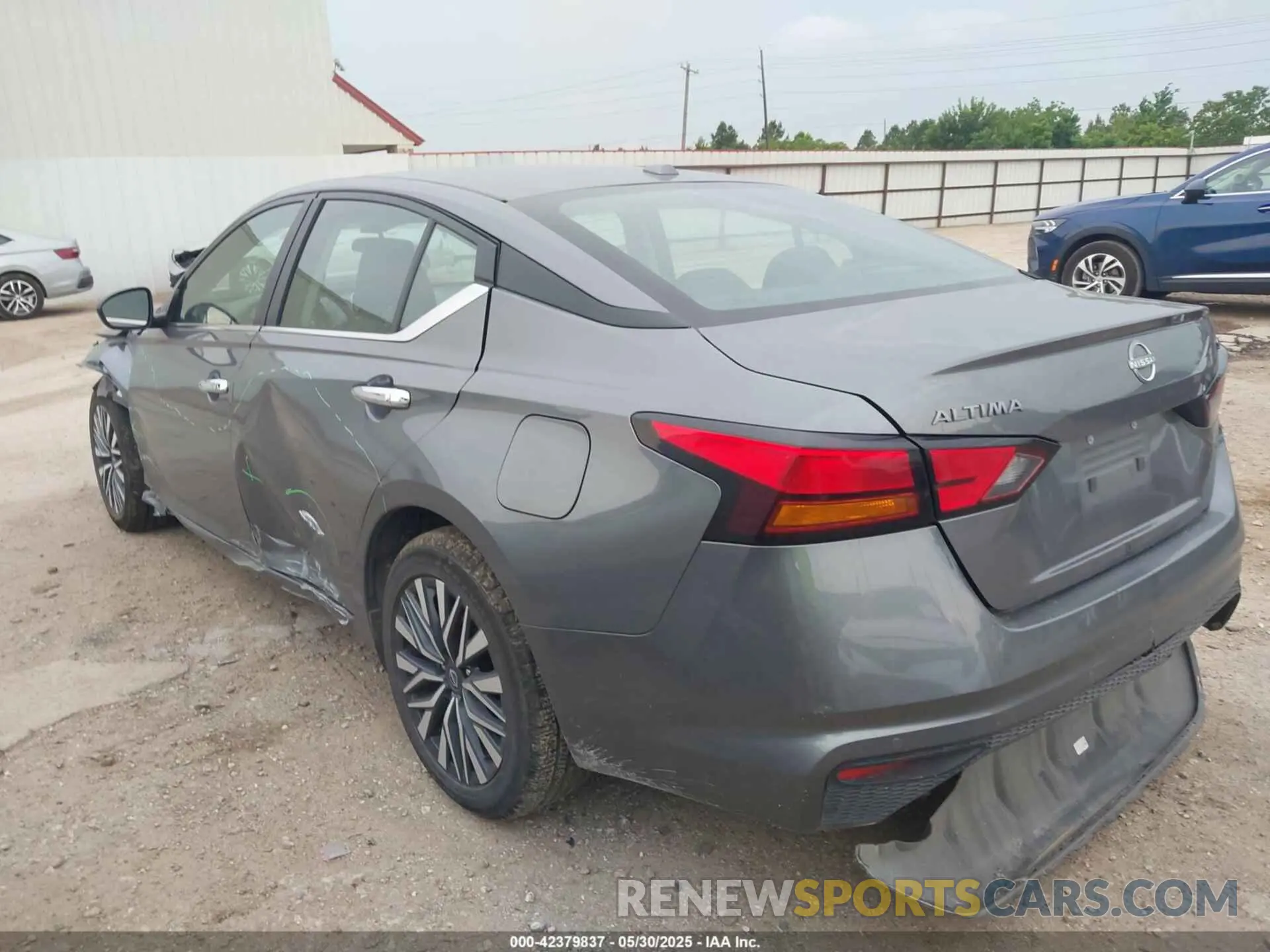 3 Photograph of a damaged car 1N4BL4DV5RN384568 NISSAN ALTIMA 2024