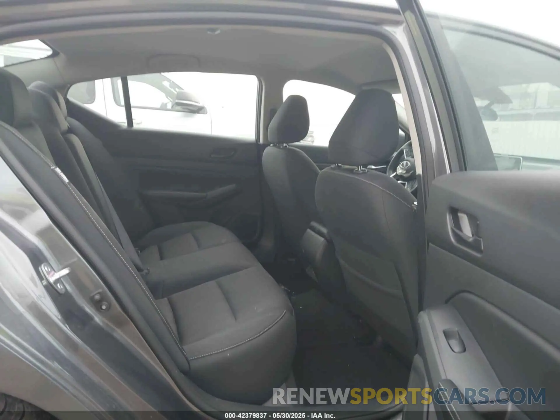8 Photograph of a damaged car 1N4BL4DV5RN384568 NISSAN ALTIMA 2024