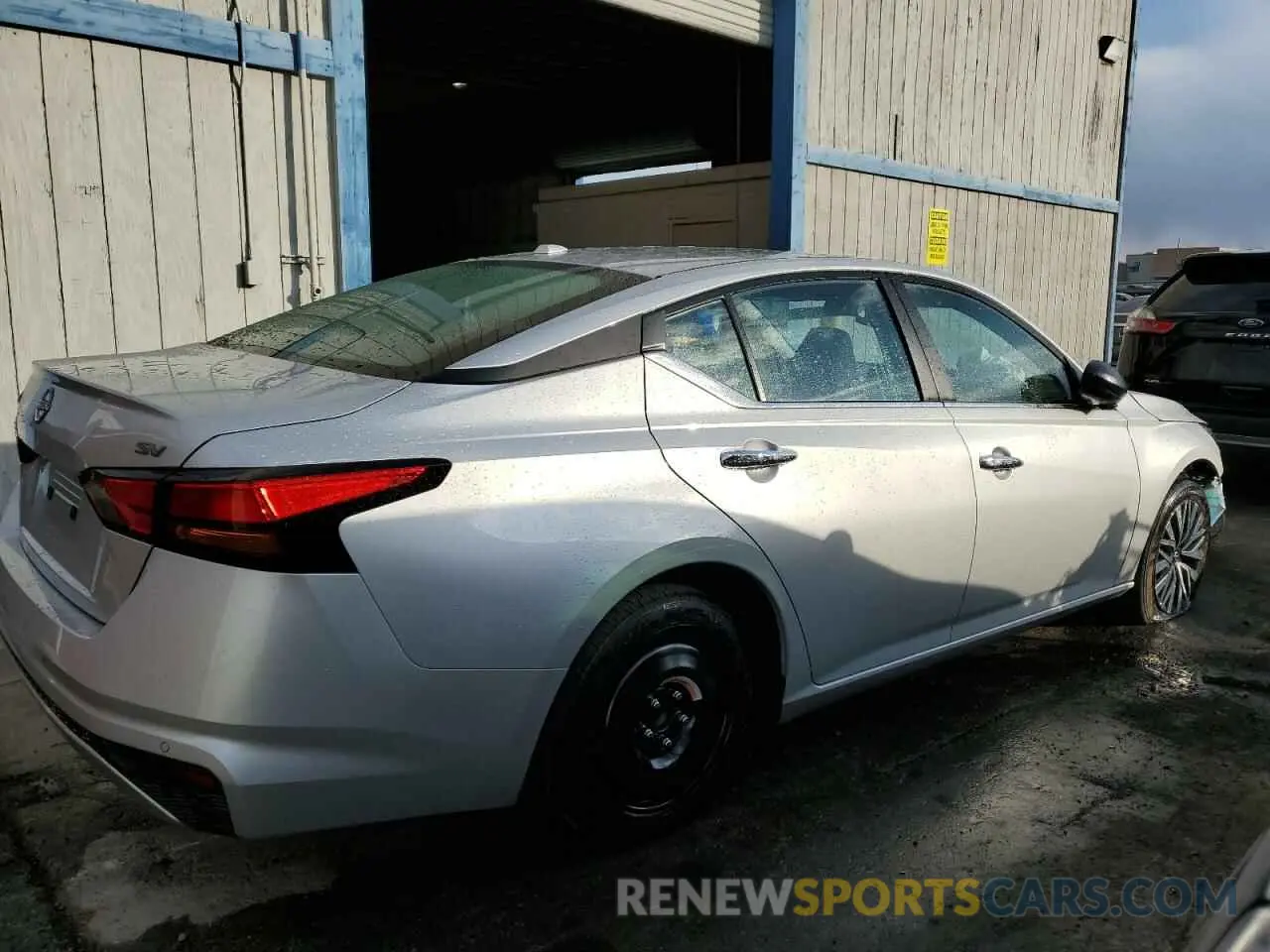 3 Photograph of a damaged car 1N4BL4DV5RN399040 NISSAN ALTIMA 2024