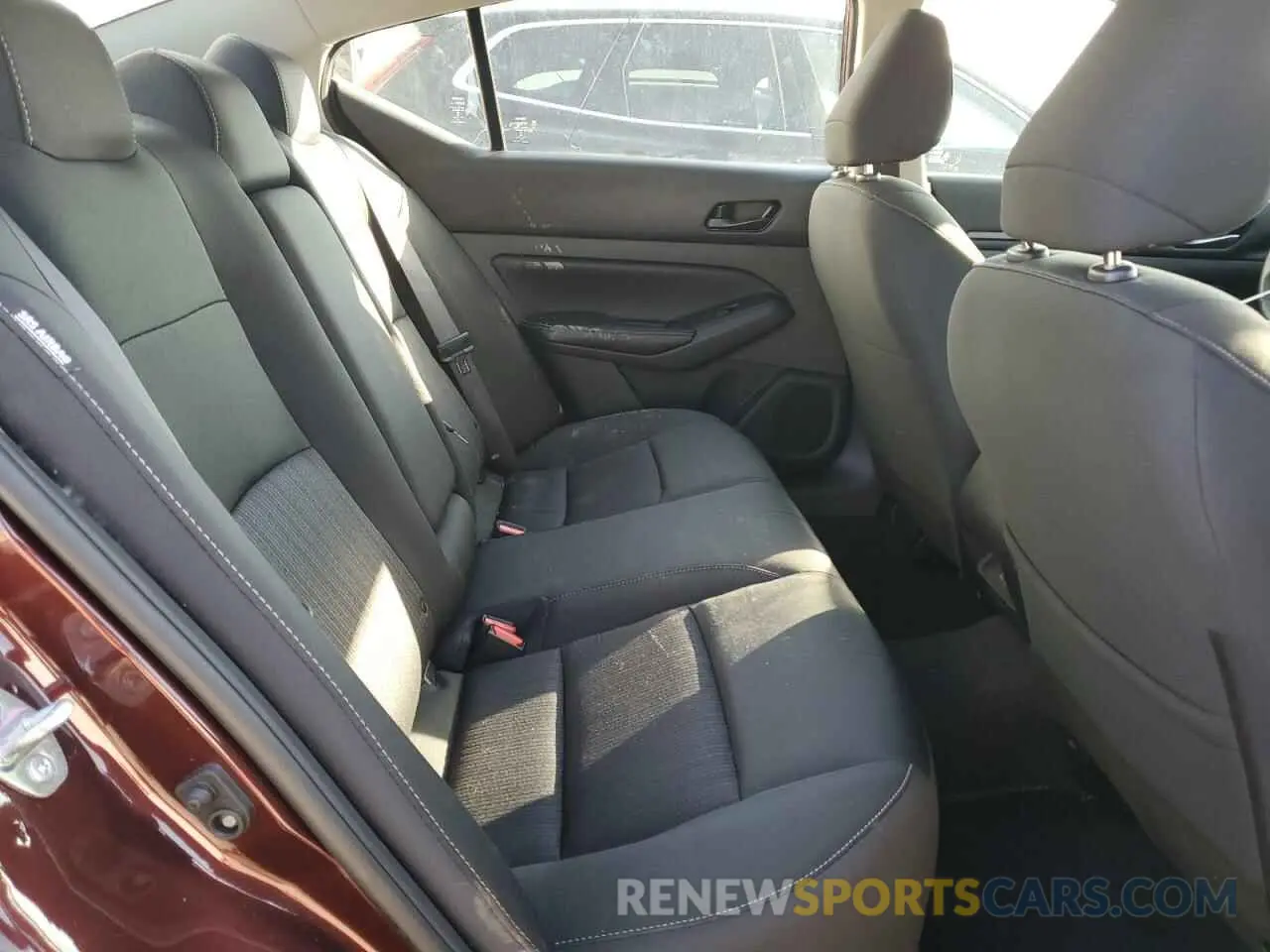 10 Photograph of a damaged car 1N4BL4DV5RN427869 NISSAN ALTIMA 2024
