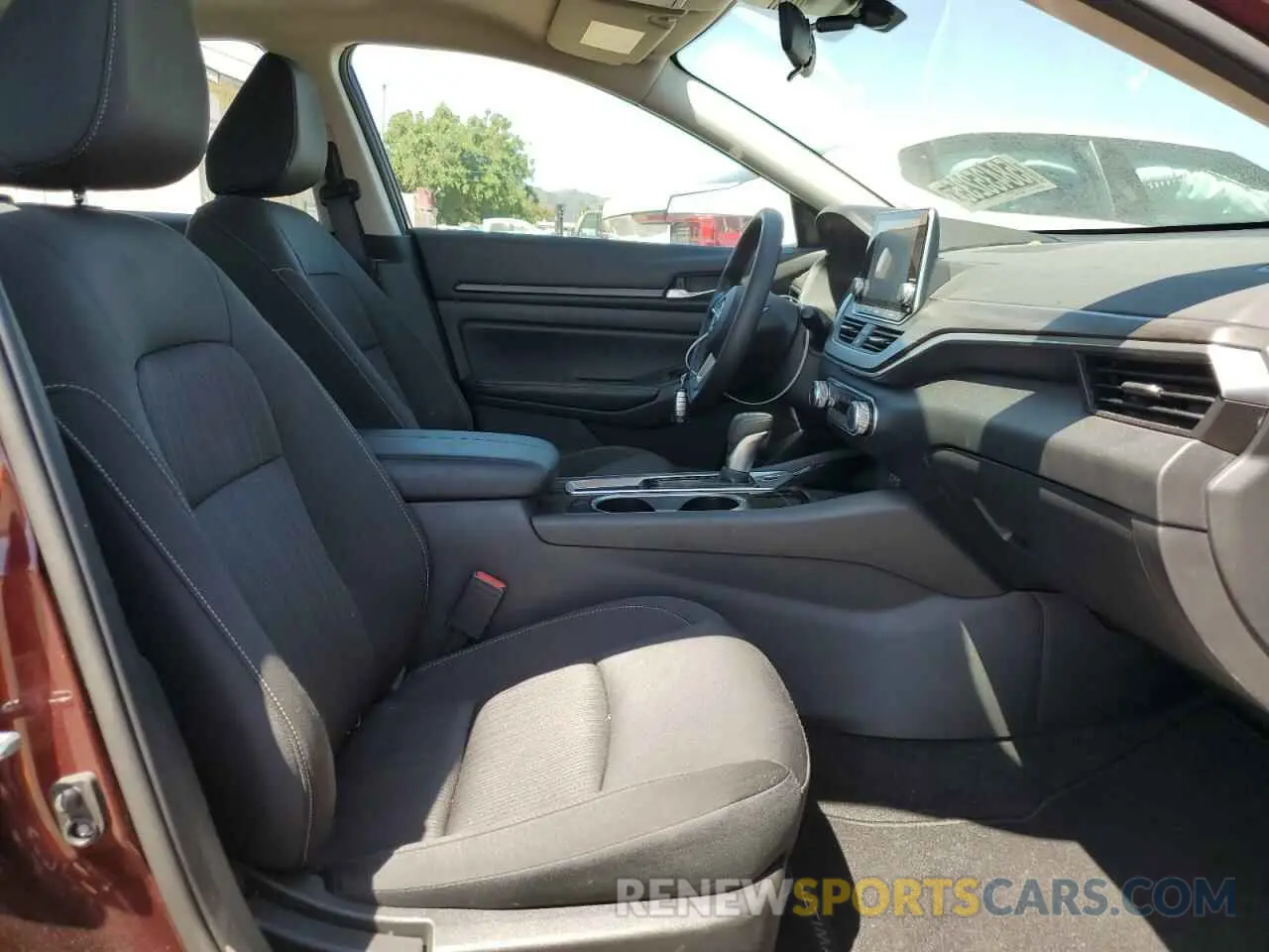 7 Photograph of a damaged car 1N4BL4DV5RN428875 NISSAN ALTIMA 2024