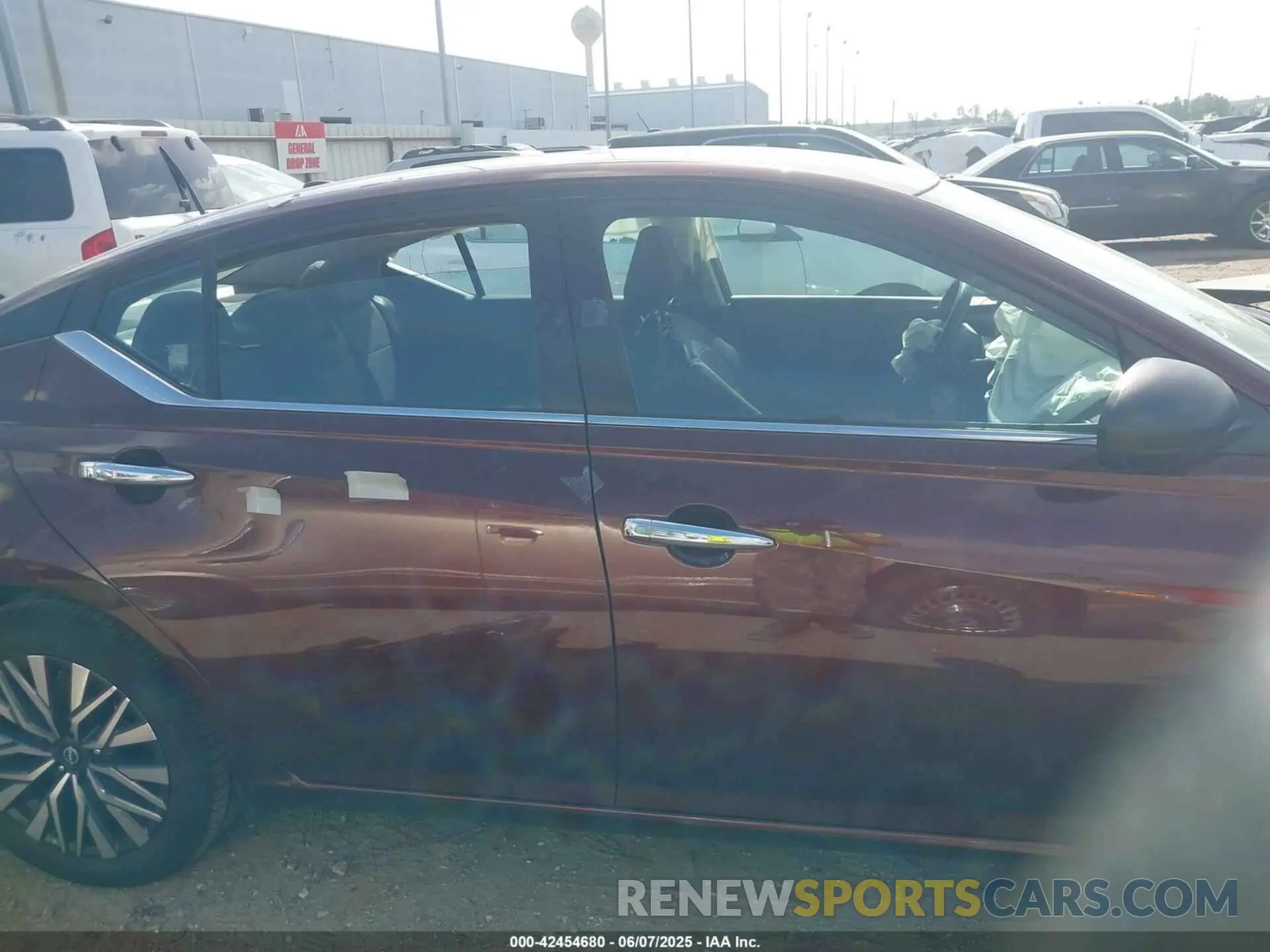 13 Photograph of a damaged car 1N4BL4DV6RN309524 NISSAN ALTIMA 2024