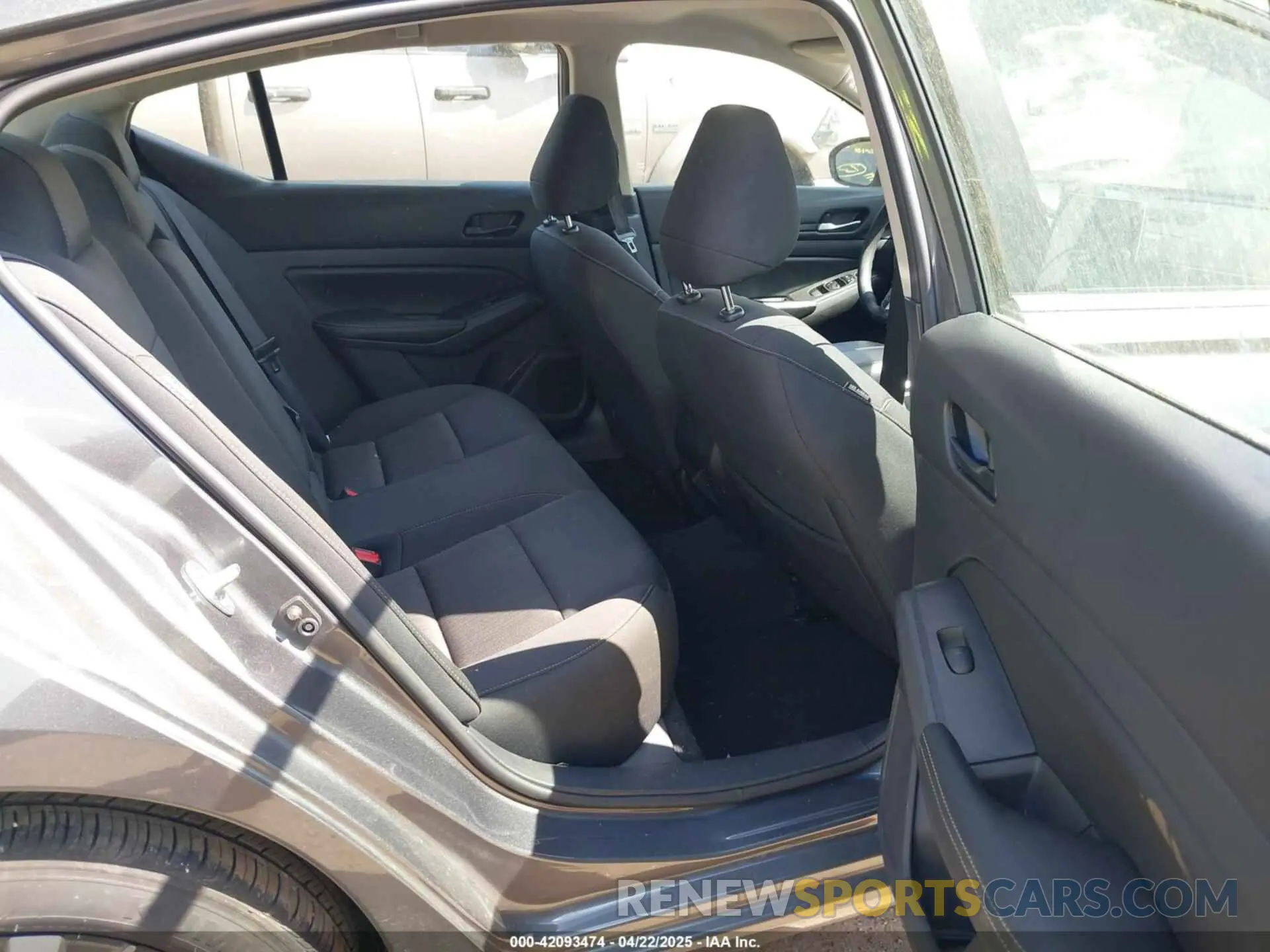 8 Photograph of a damaged car 1N4BL4DV6RN354978 NISSAN ALTIMA 2024