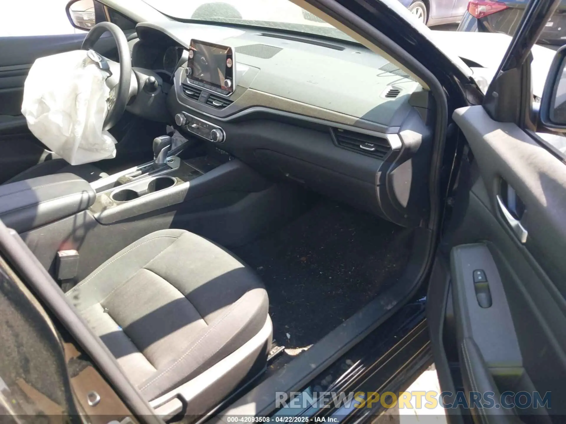 5 Photograph of a damaged car 1N4BL4DV6RN365012 NISSAN ALTIMA 2024