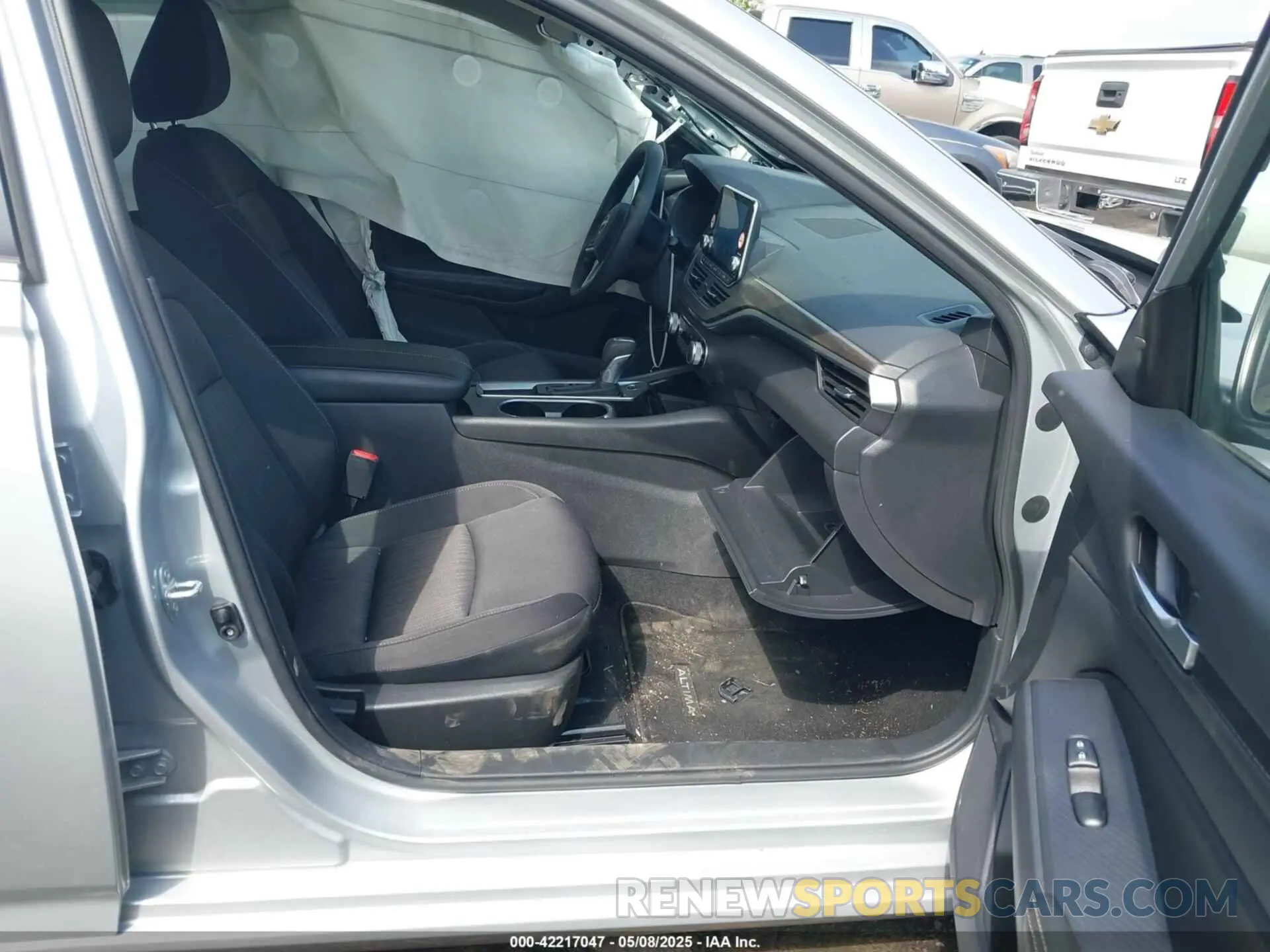 5 Photograph of a damaged car 1N4BL4DV6RN392422 NISSAN ALTIMA 2024