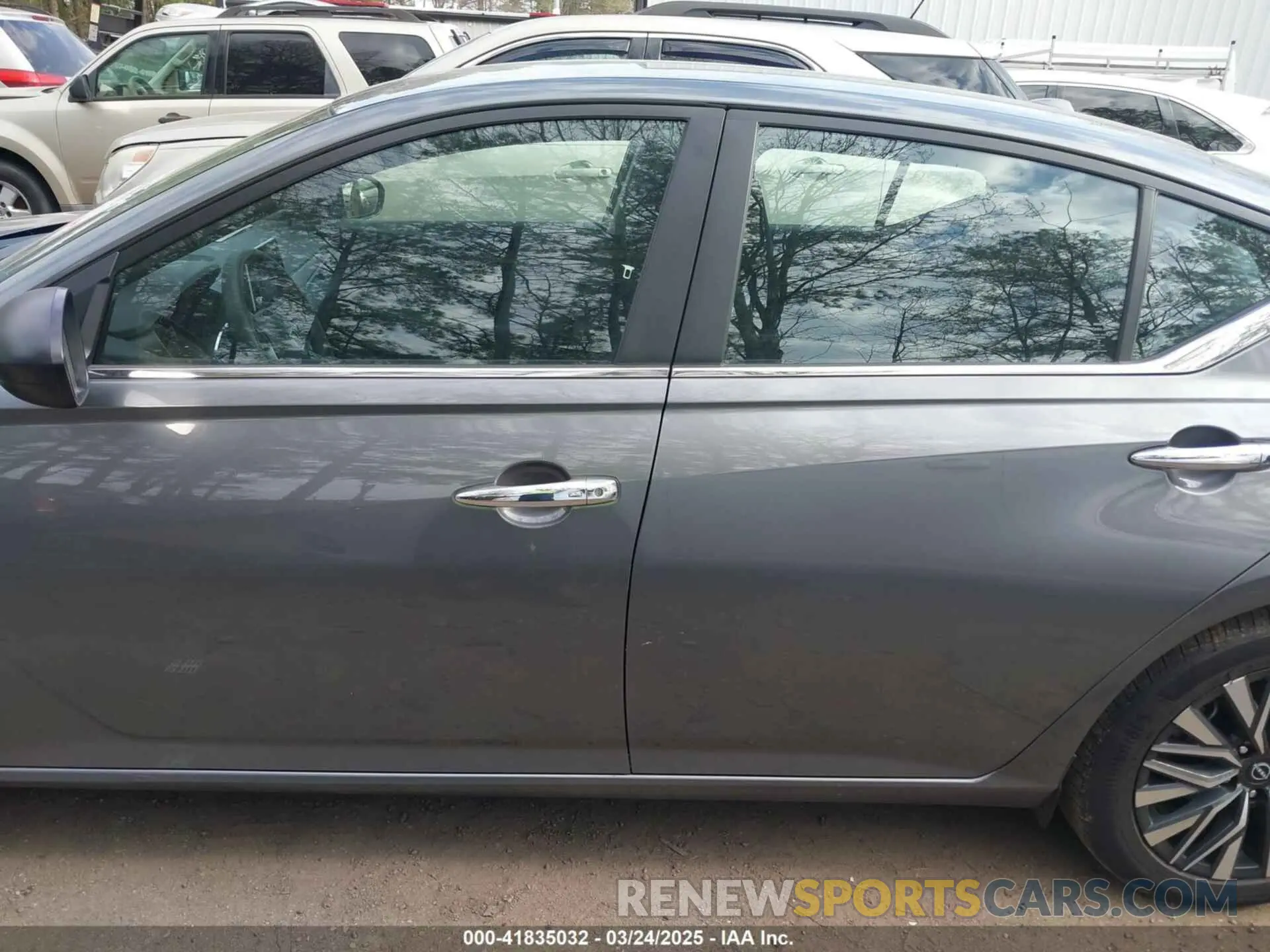 14 Photograph of a damaged car 1N4BL4DV7RN311427 NISSAN ALTIMA 2024