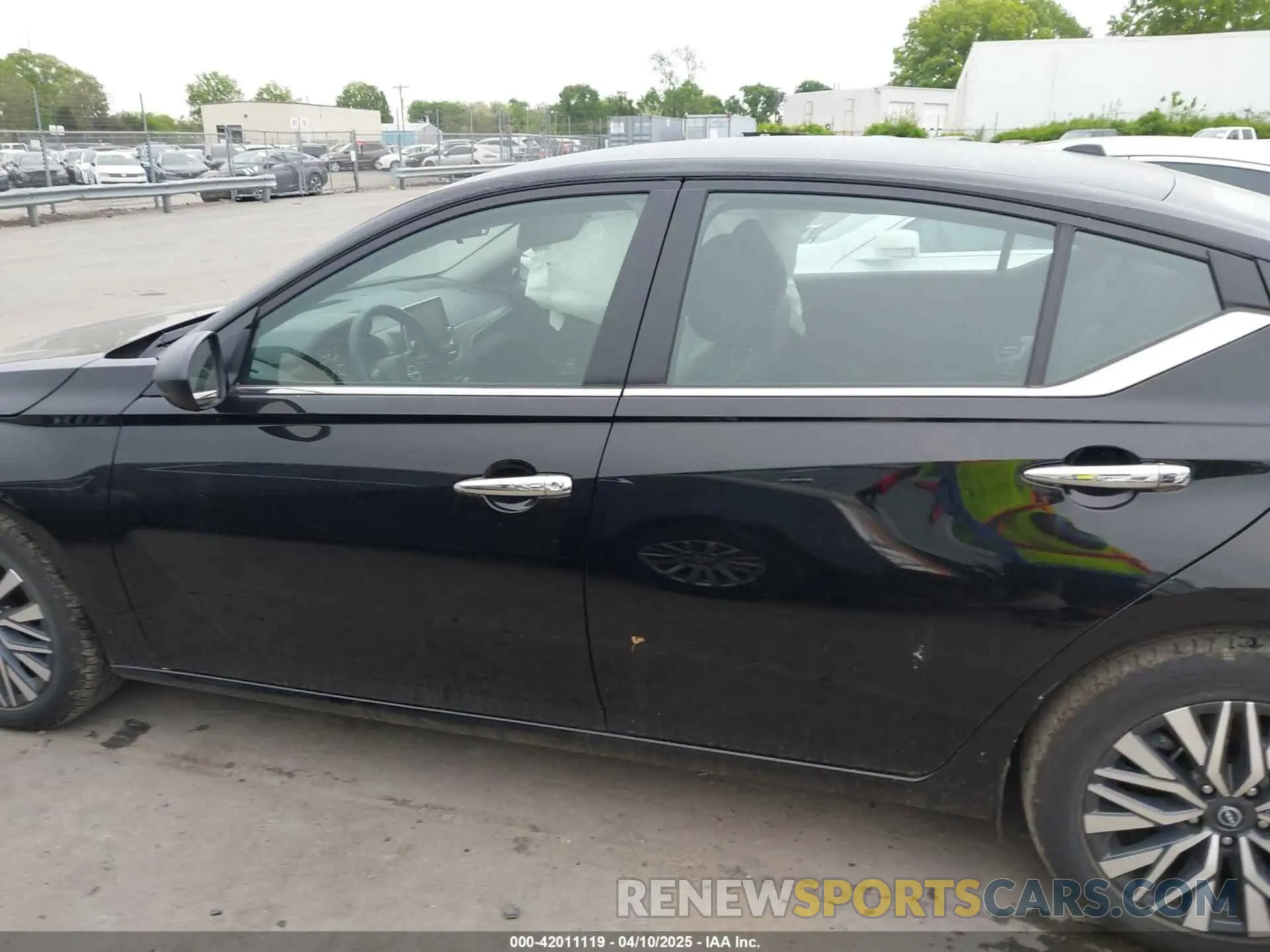 14 Photograph of a damaged car 1N4BL4DV7RN325098 NISSAN ALTIMA 2024