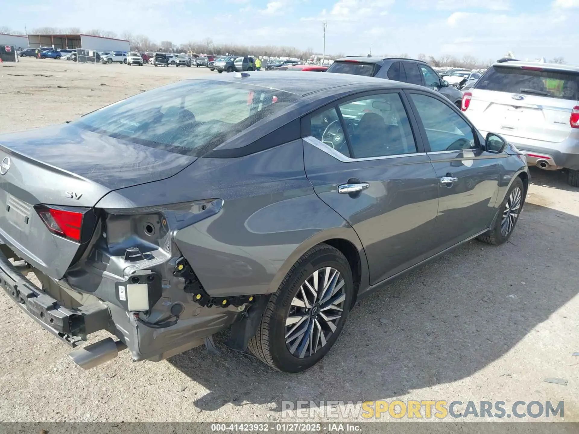 4 Photograph of a damaged car 1N4BL4DV7RN327708 NISSAN ALTIMA 2024