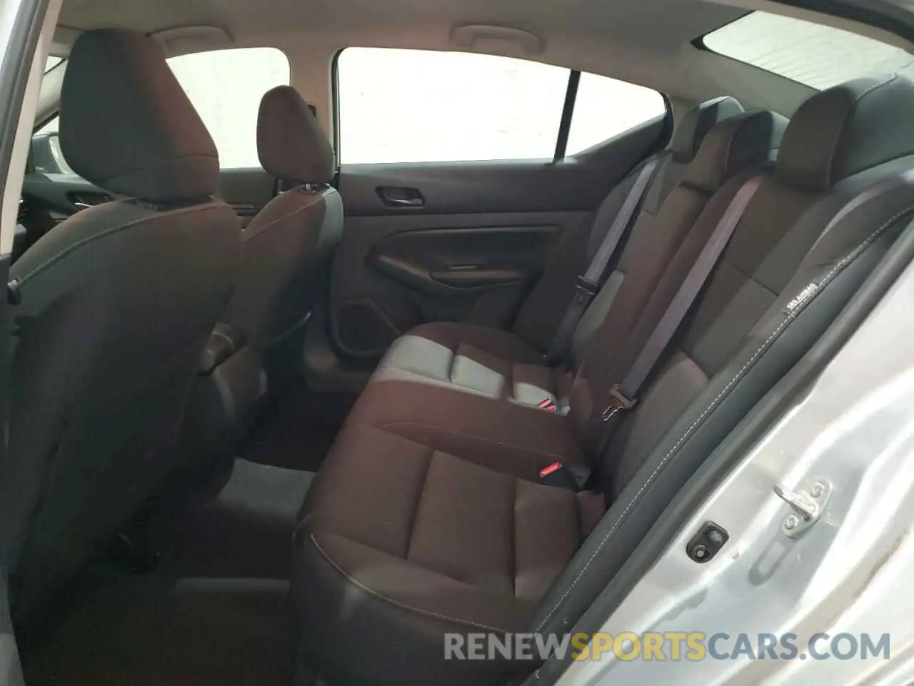10 Photograph of a damaged car 1N4BL4DV7RN338580 NISSAN ALTIMA 2024