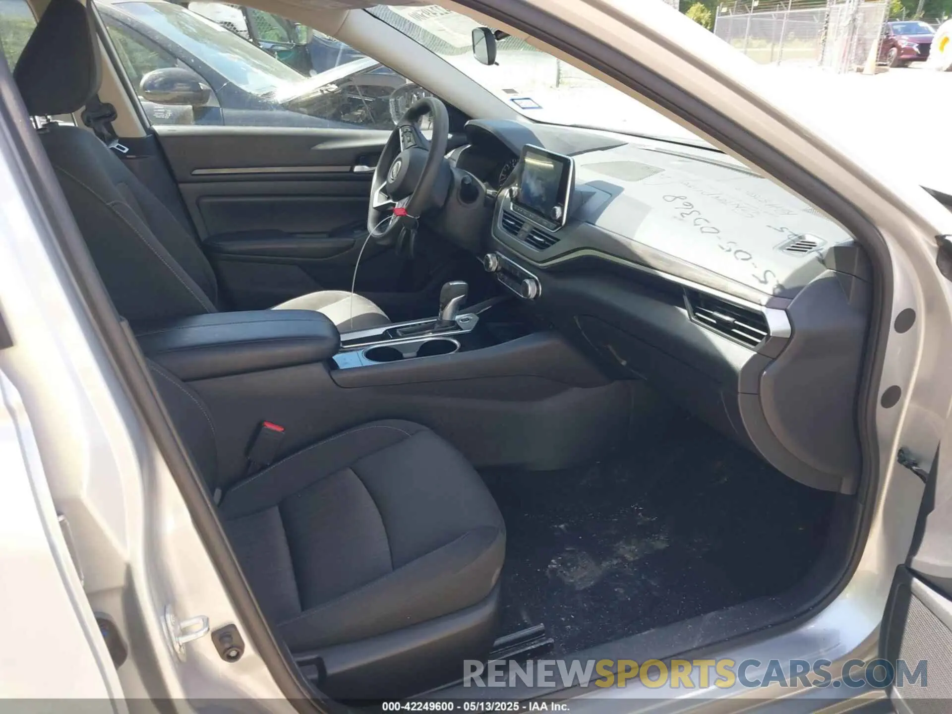 5 Photograph of a damaged car 1N4BL4DV7RN339728 NISSAN ALTIMA 2024