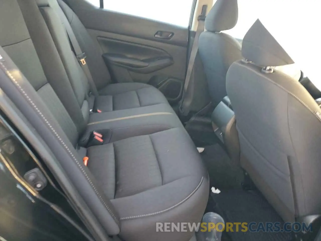 10 Photograph of a damaged car 1N4BL4DV7RN363933 NISSAN ALTIMA 2024