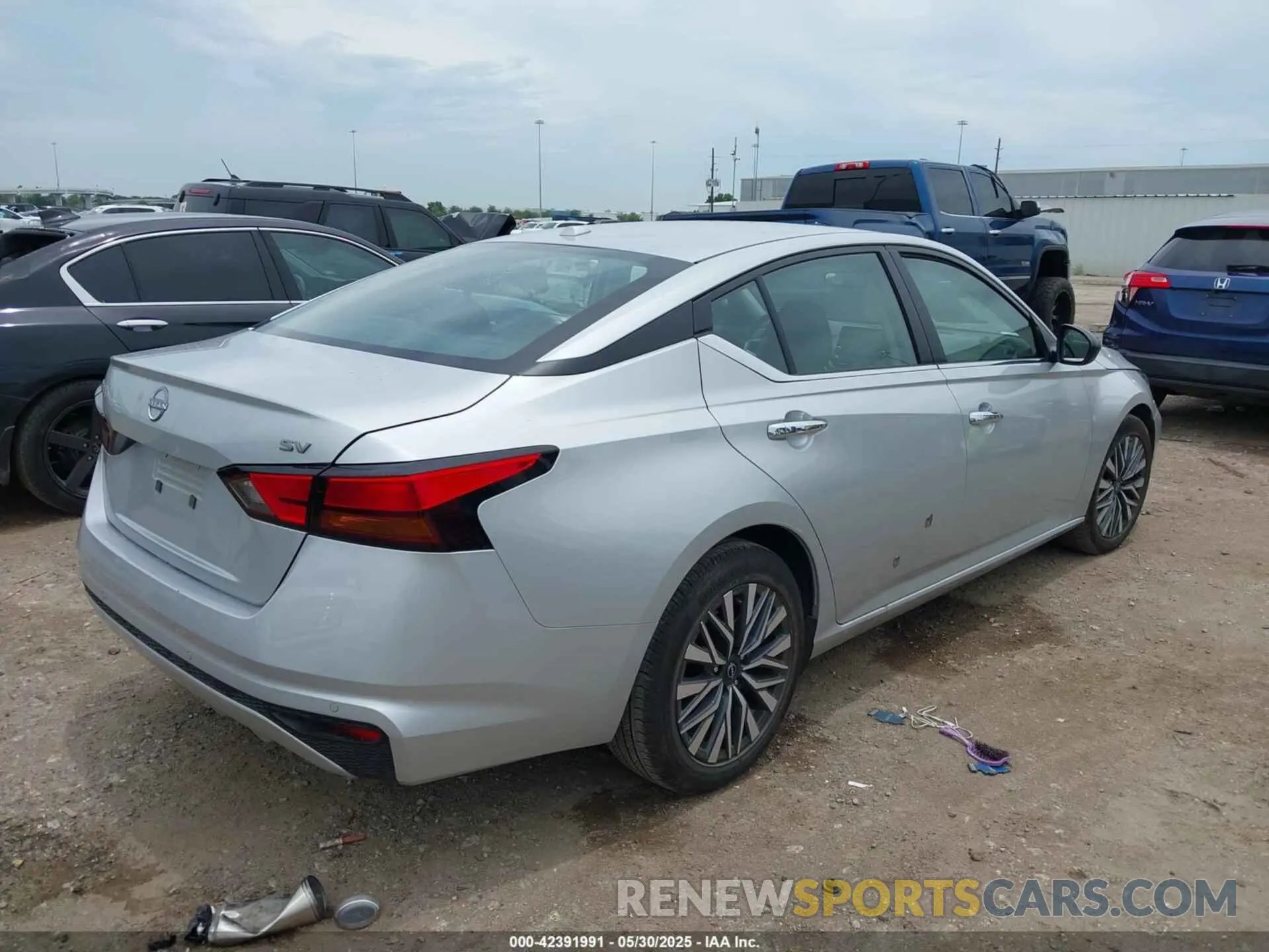 4 Photograph of a damaged car 1N4BL4DV7RN374415 NISSAN ALTIMA 2024