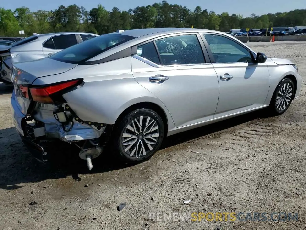 3 Photograph of a damaged car 1N4BL4DV7RN389223 NISSAN ALTIMA 2024