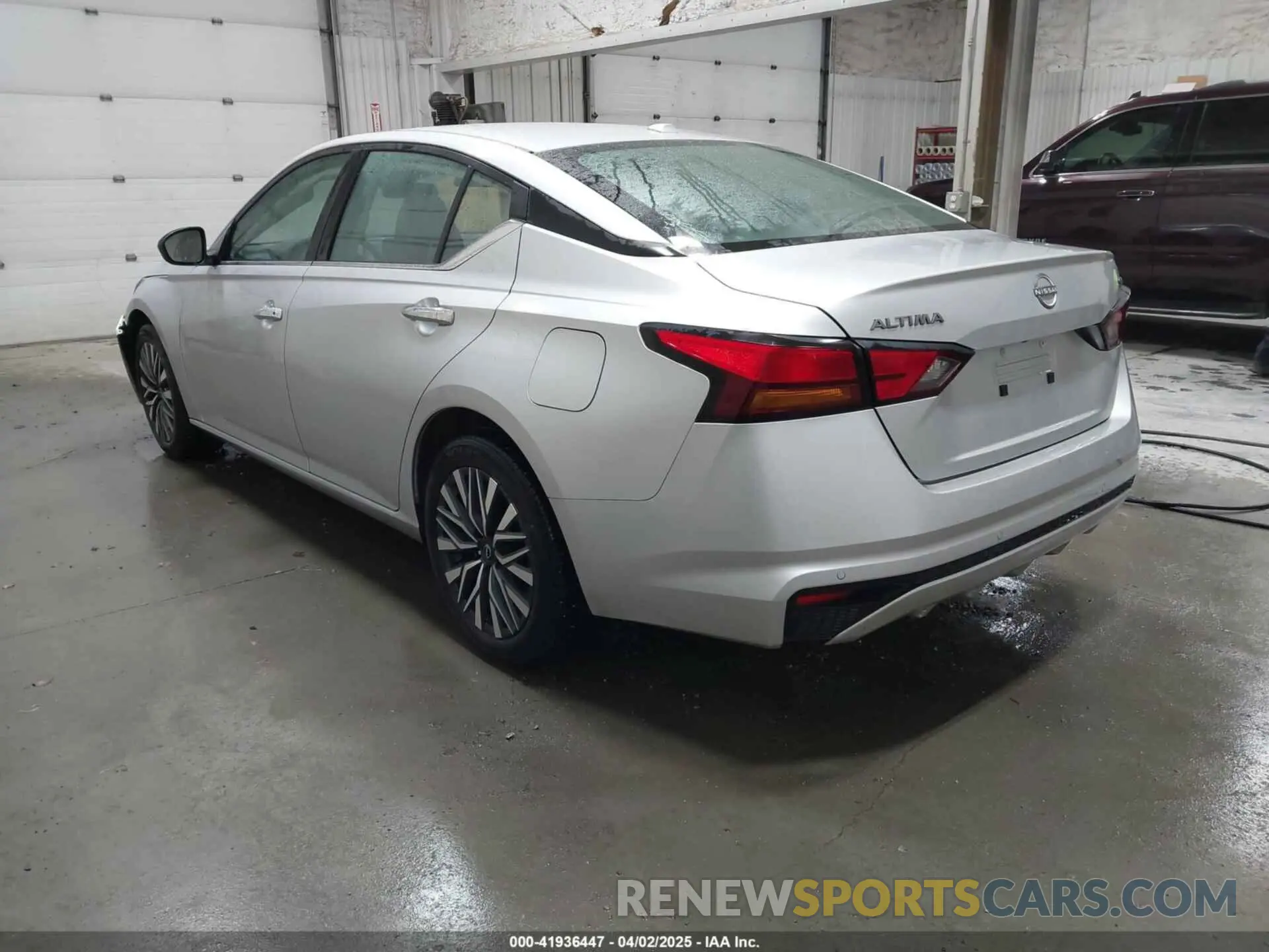3 Photograph of a damaged car 1N4BL4DV7RN391215 NISSAN ALTIMA 2024