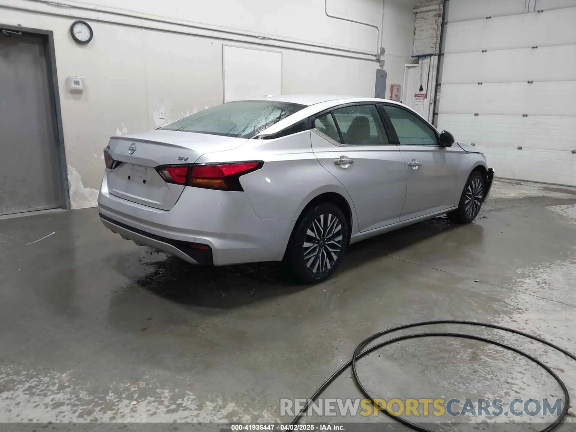 4 Photograph of a damaged car 1N4BL4DV7RN391215 NISSAN ALTIMA 2024